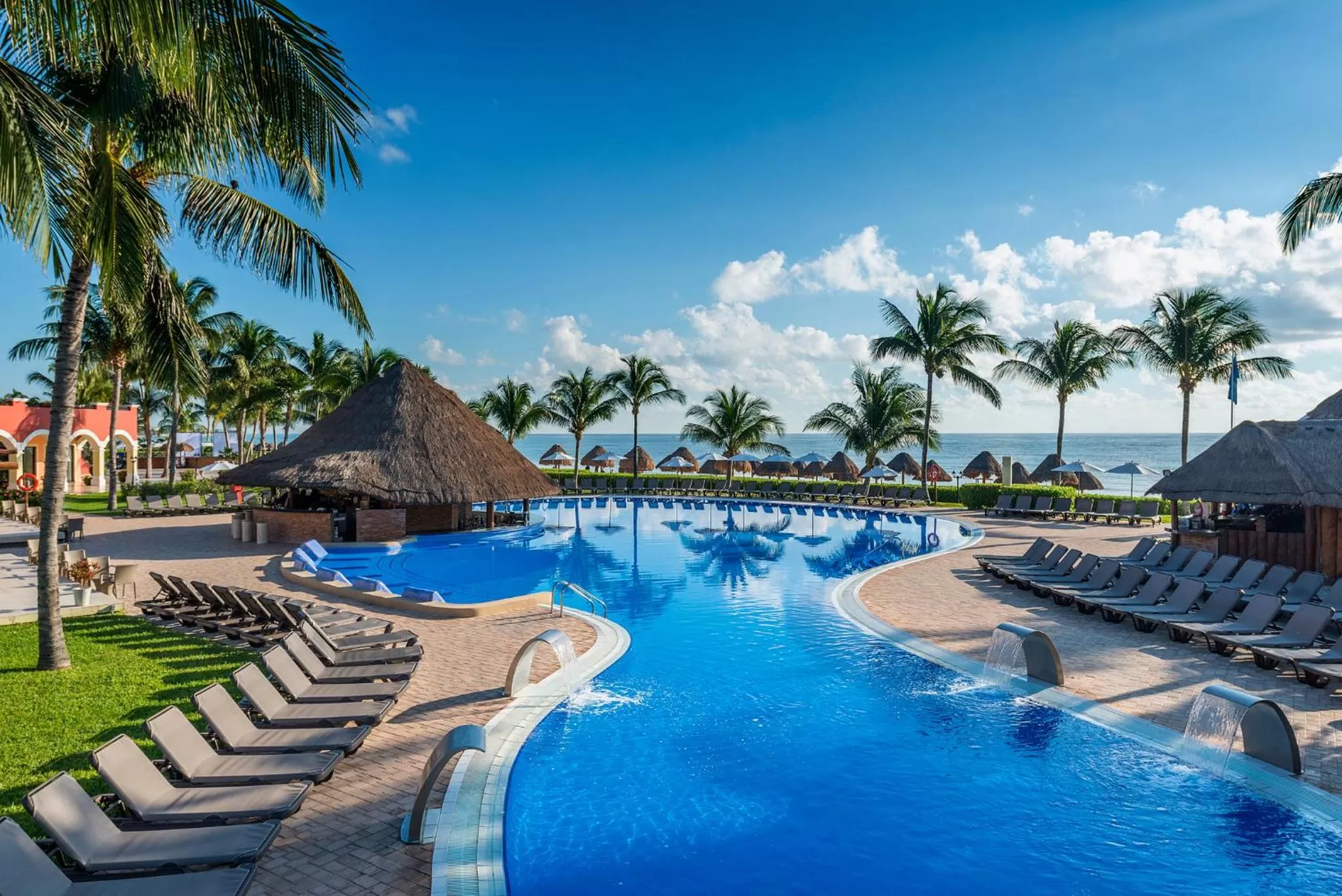 Swimming pool in Ocean Coral & Turquesa All Inclusive