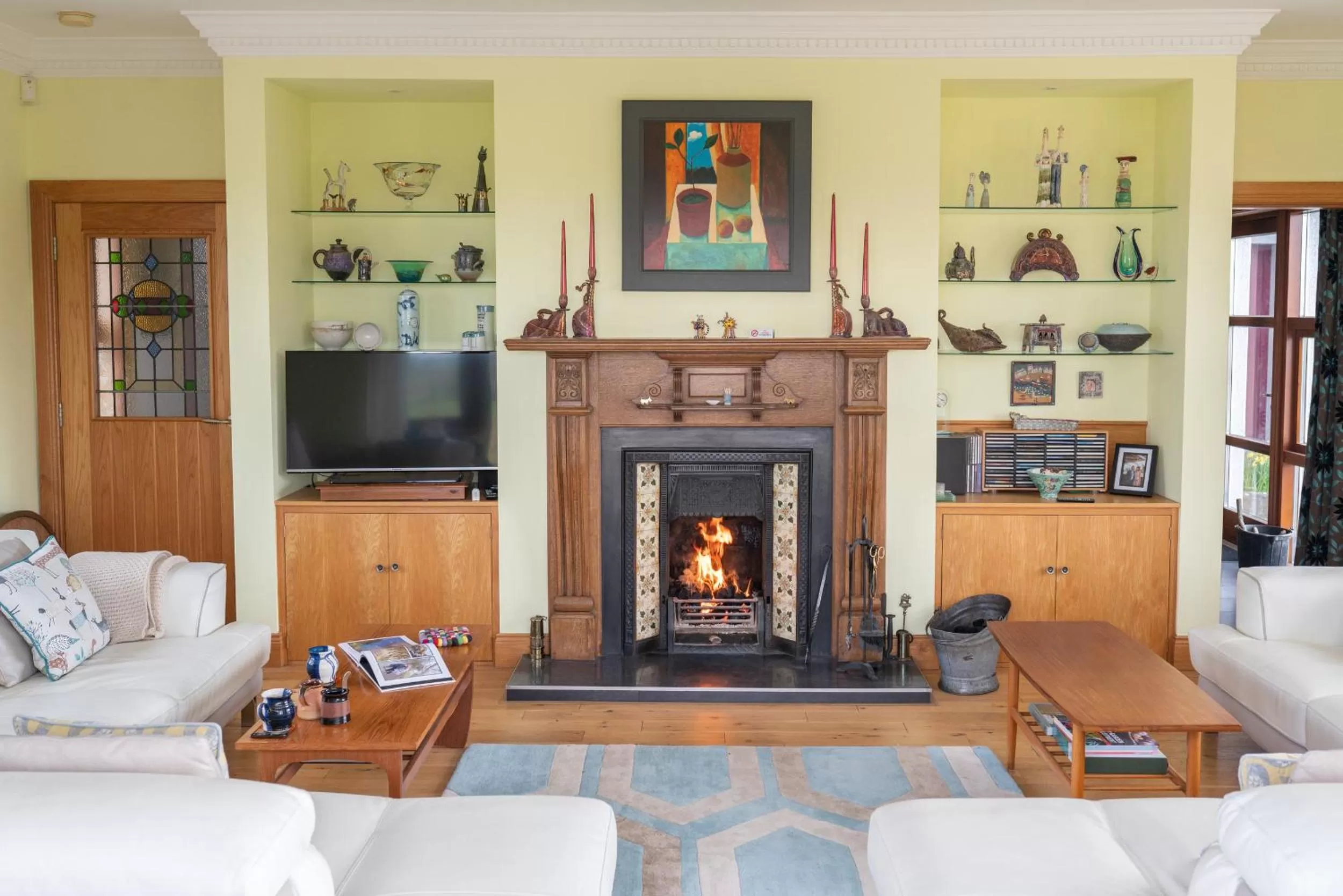 Communal lounge/ TV room in BallyCairn House