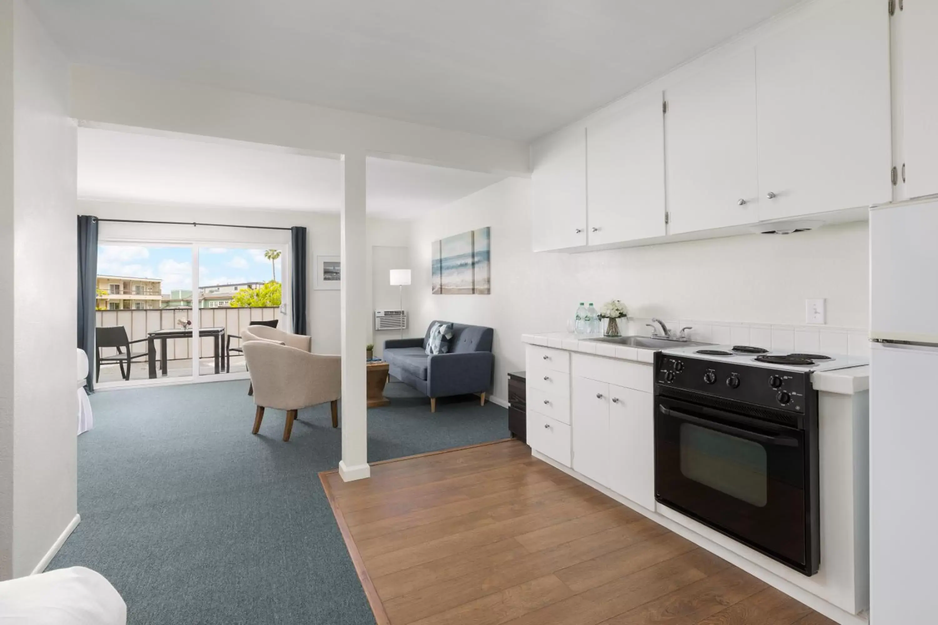 Village Junior Suite in Pacific Edge Hotel on Laguna Beach Village Junior Suite in Pacific Edge Hotel on Laguna Beach