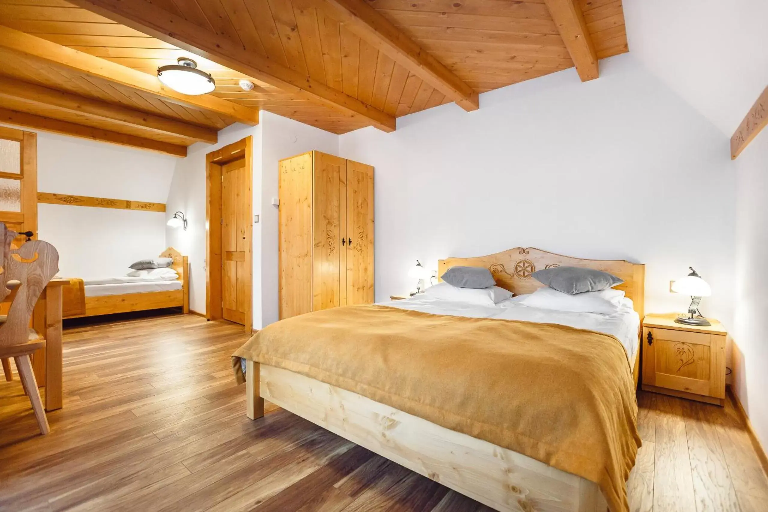 Family Room with Bathtub, Balcony and Mountain VIew in Górskie Wspomnienie Family Room with Bathtub, Balcony and Mountain VIew in Górskie Wspomnienie