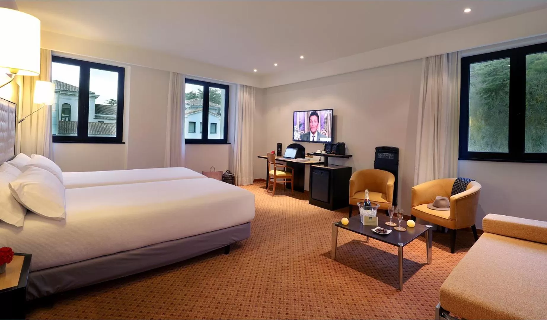 Coffee/tea facilities, Bed in Abba Burgos