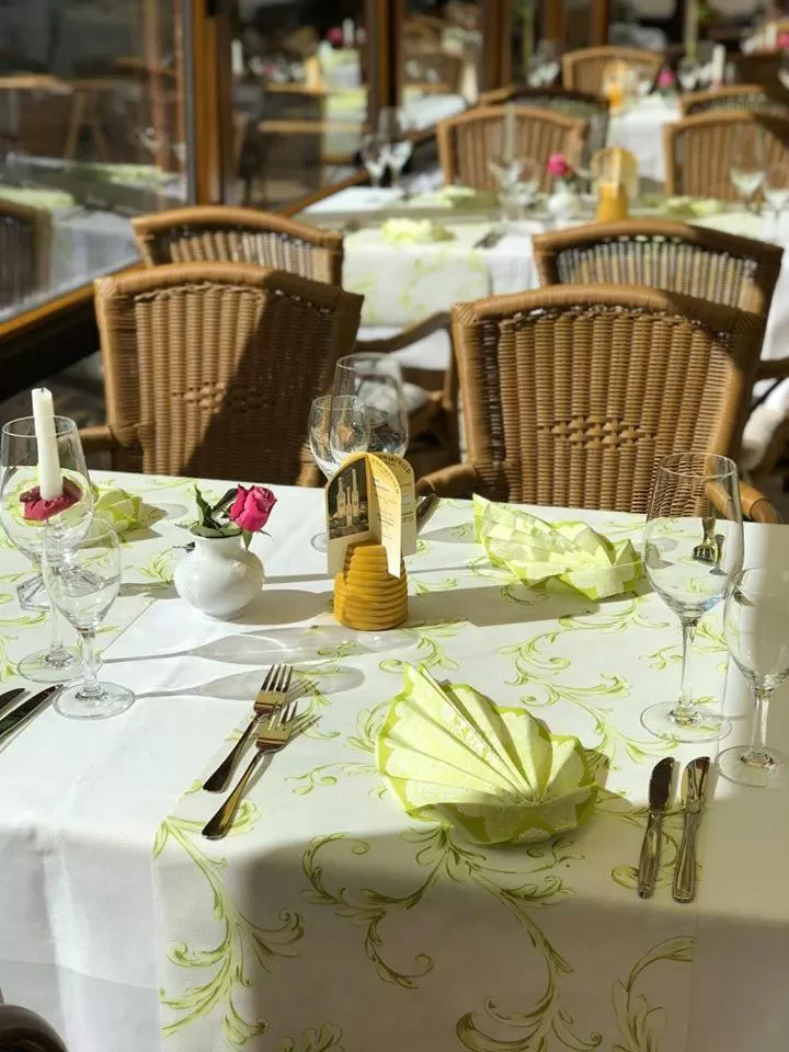 Restaurant/places to eat in Gasthaus zum Ochsen