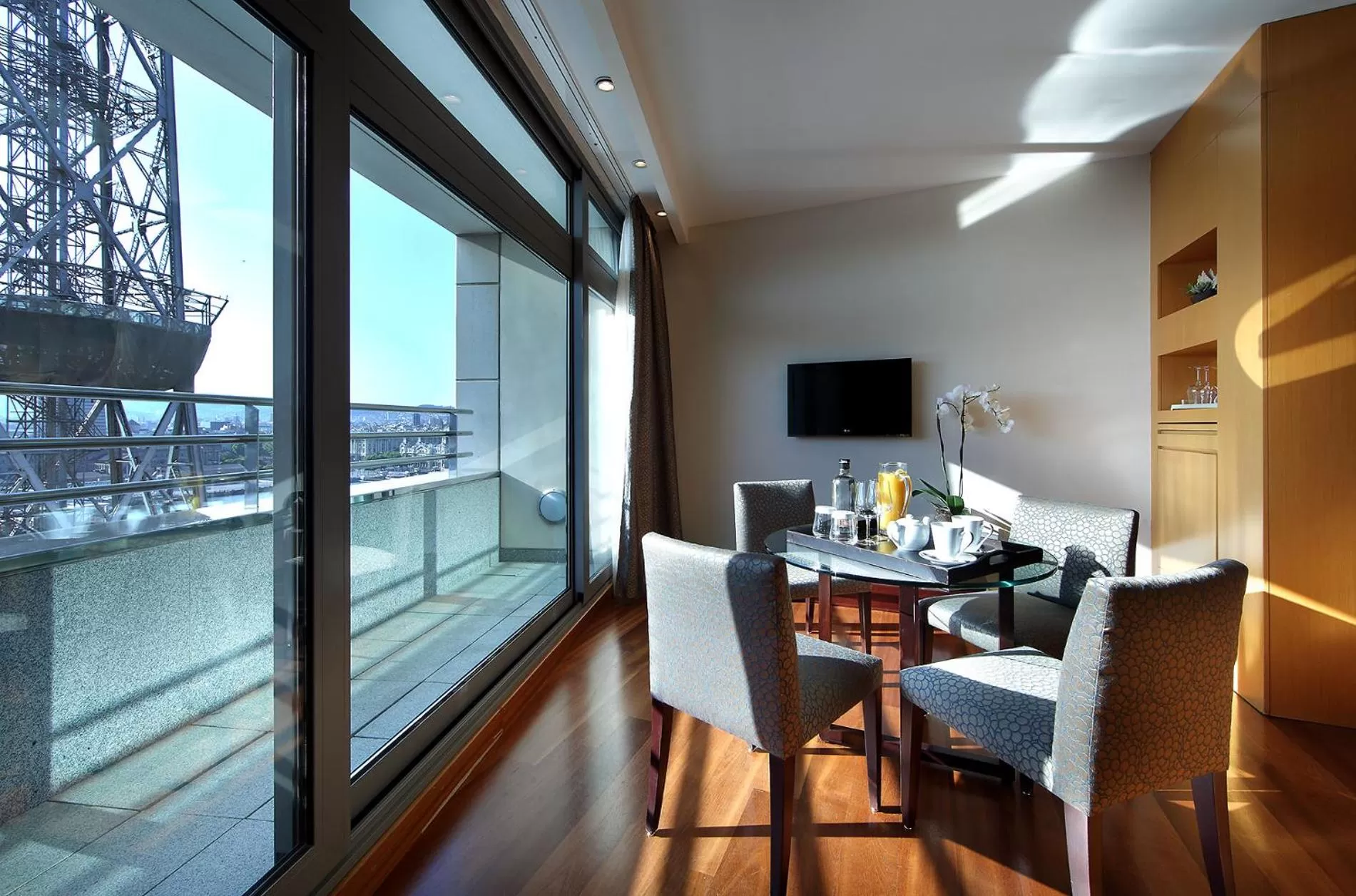 Living room in Eurostars Grand Marina Hotel GL