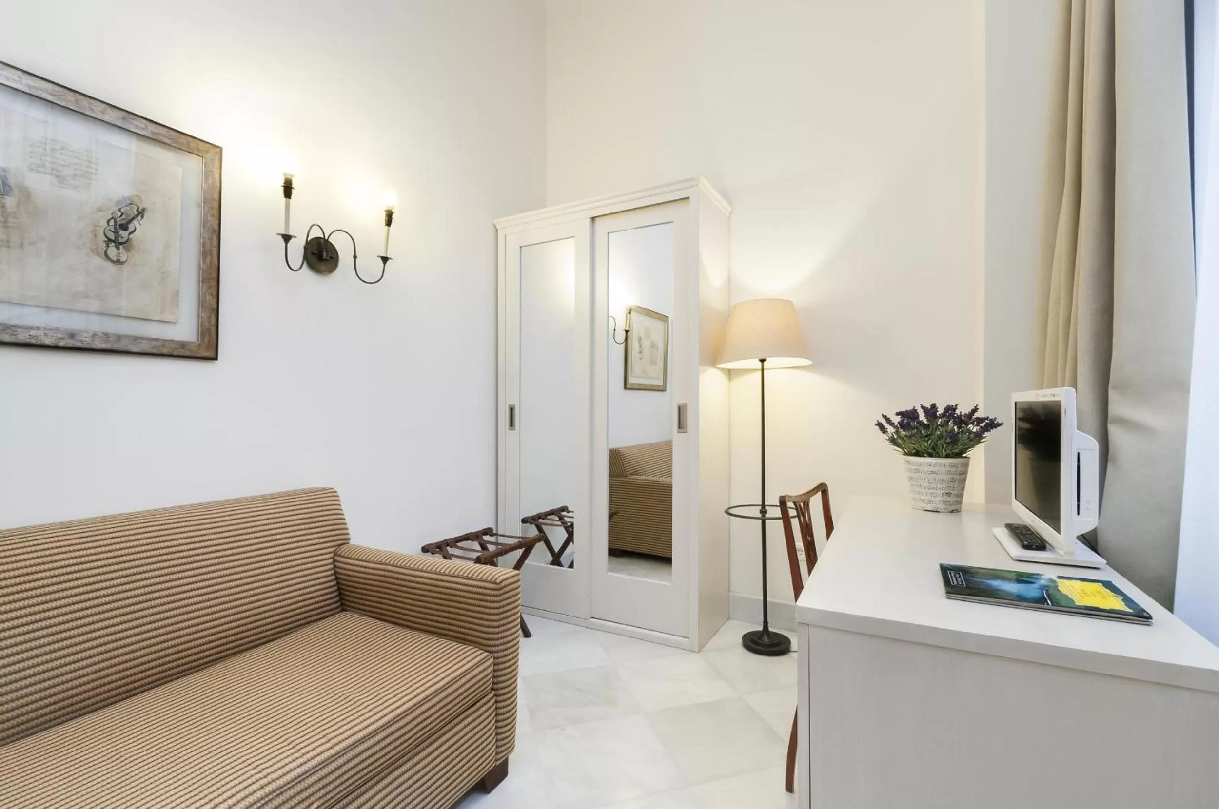 Bedroom in Hotel Amadeus Sevilla