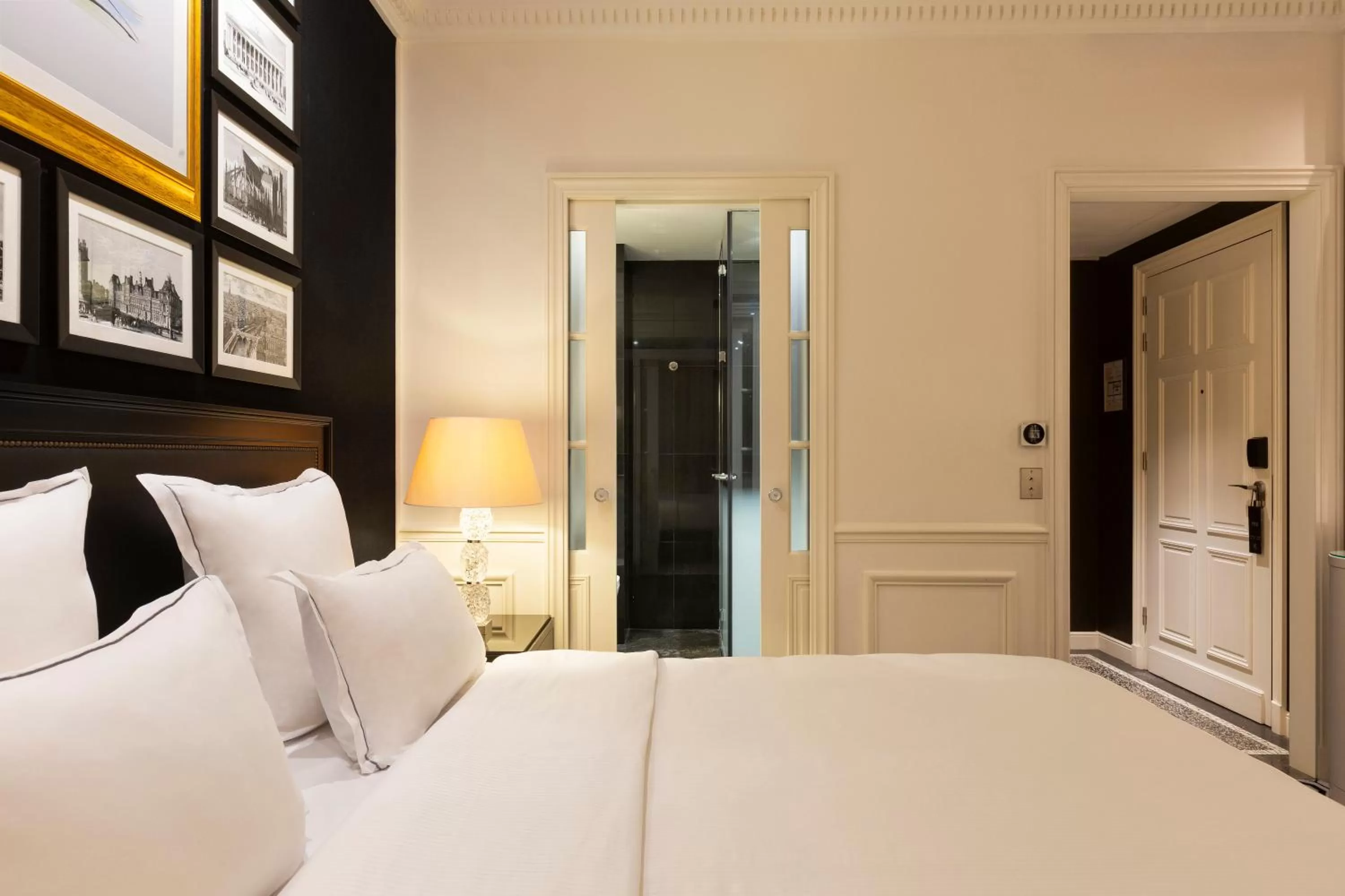 Bed in Hôtel Keppler