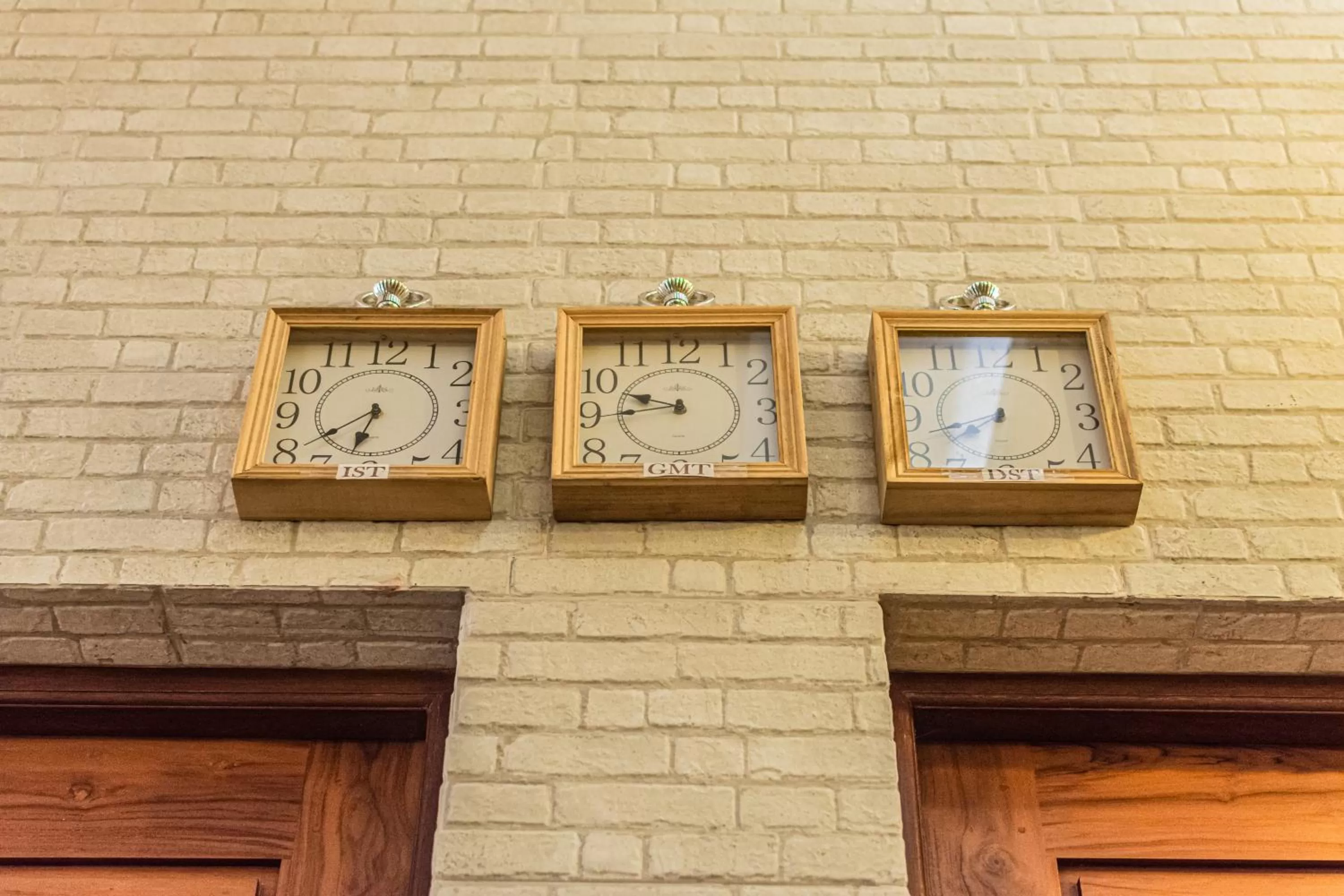 Lobby or reception in J leaf Hotel by Blue Bird