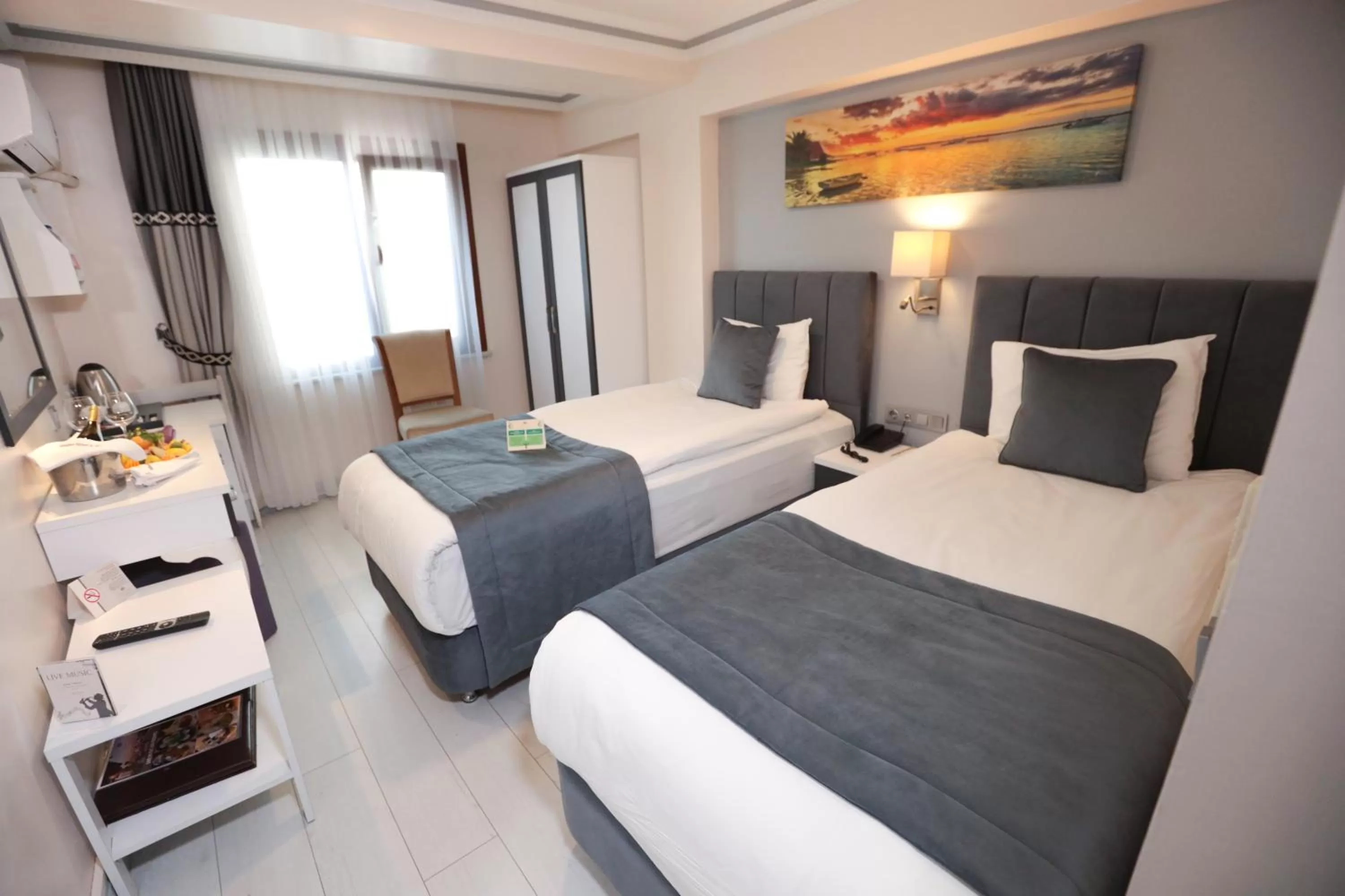 Photo of the whole room, Bed in Skalion Hotel