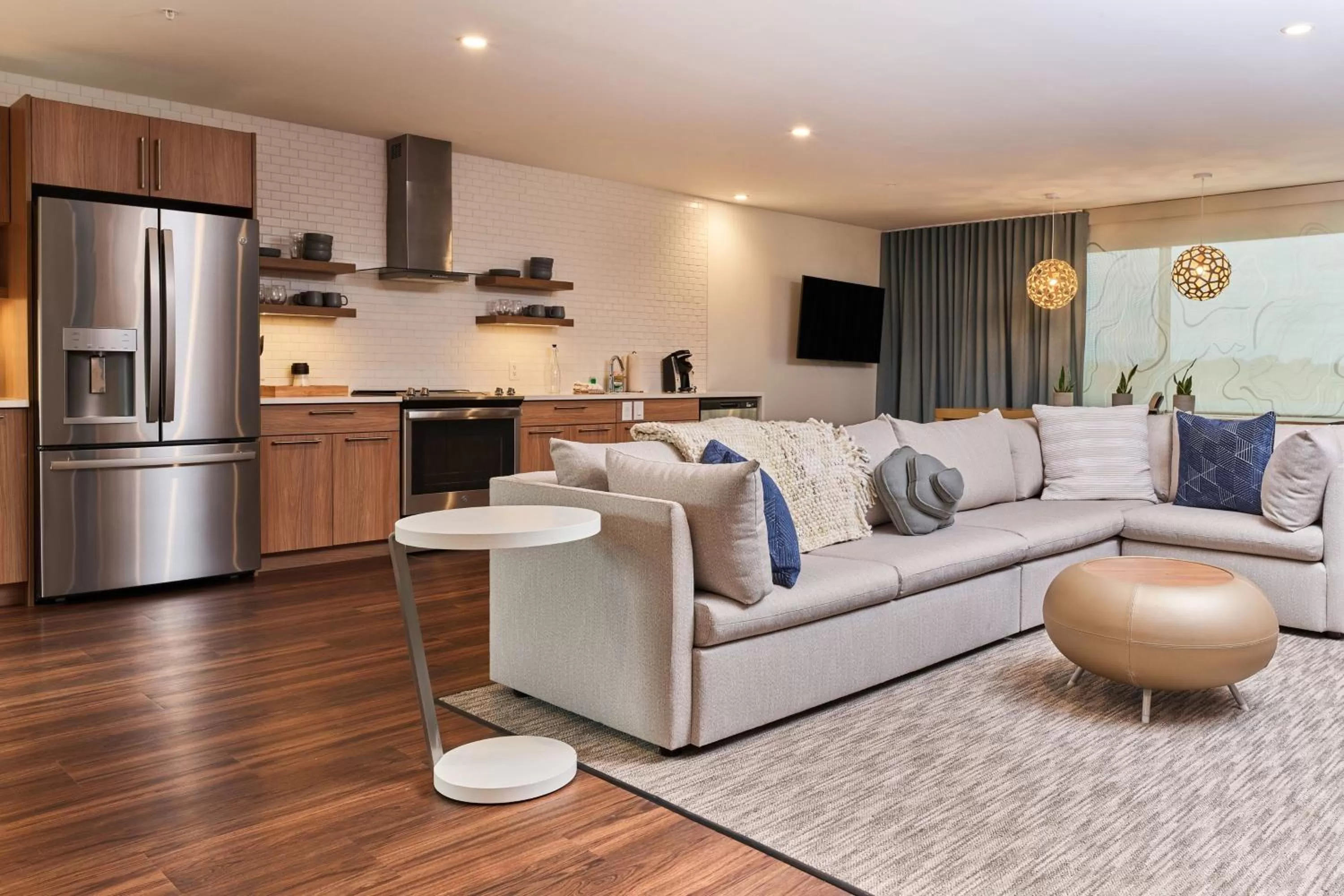 Photo of the whole room in Element Chattanooga East