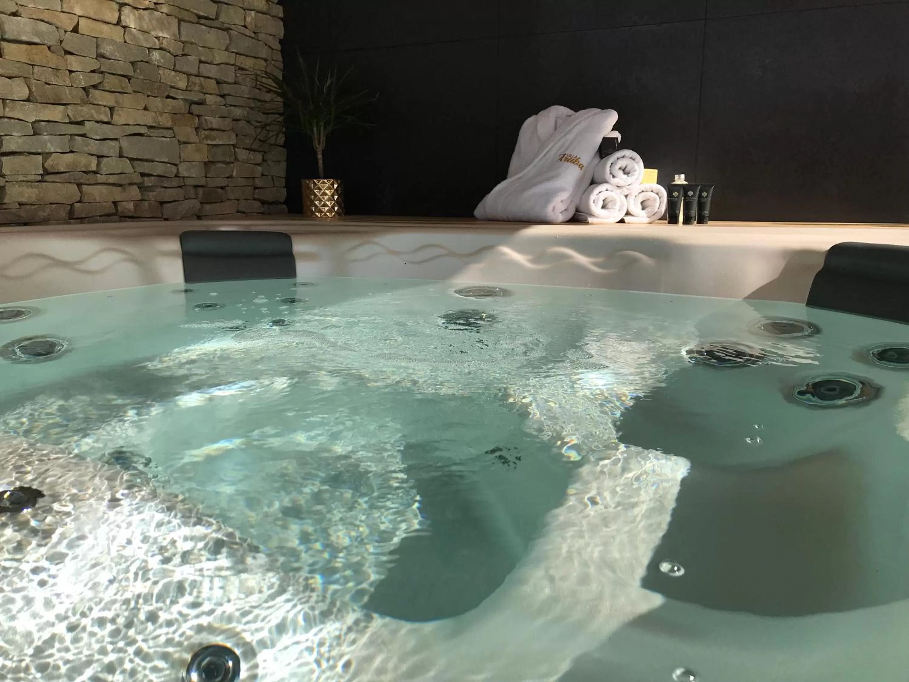 Hot Tub in Villa Aruba & Private SPA Suites