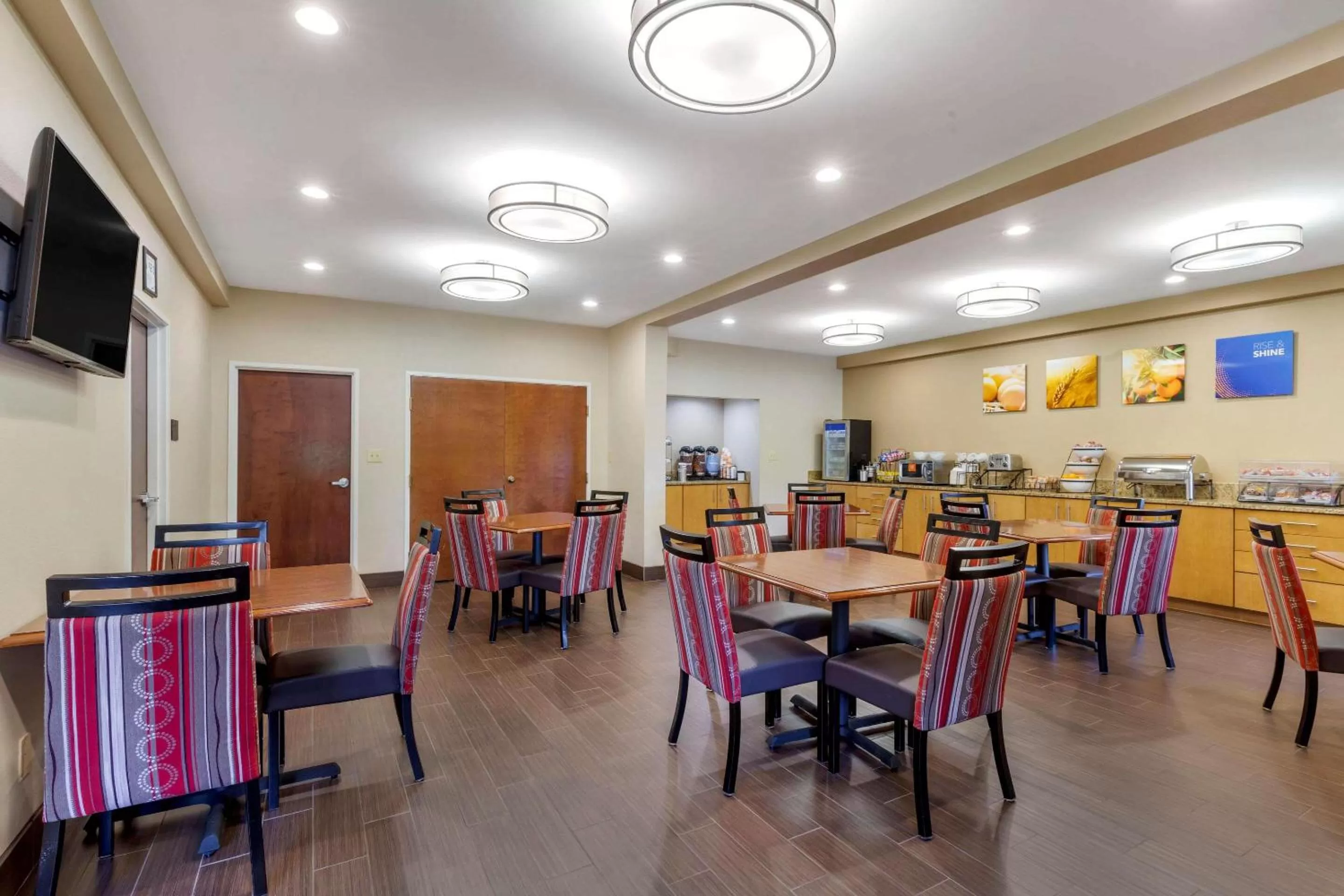 Restaurant/places to eat in Comfort Inn & Suites Lenoir Hwy 321 Northern Foothills