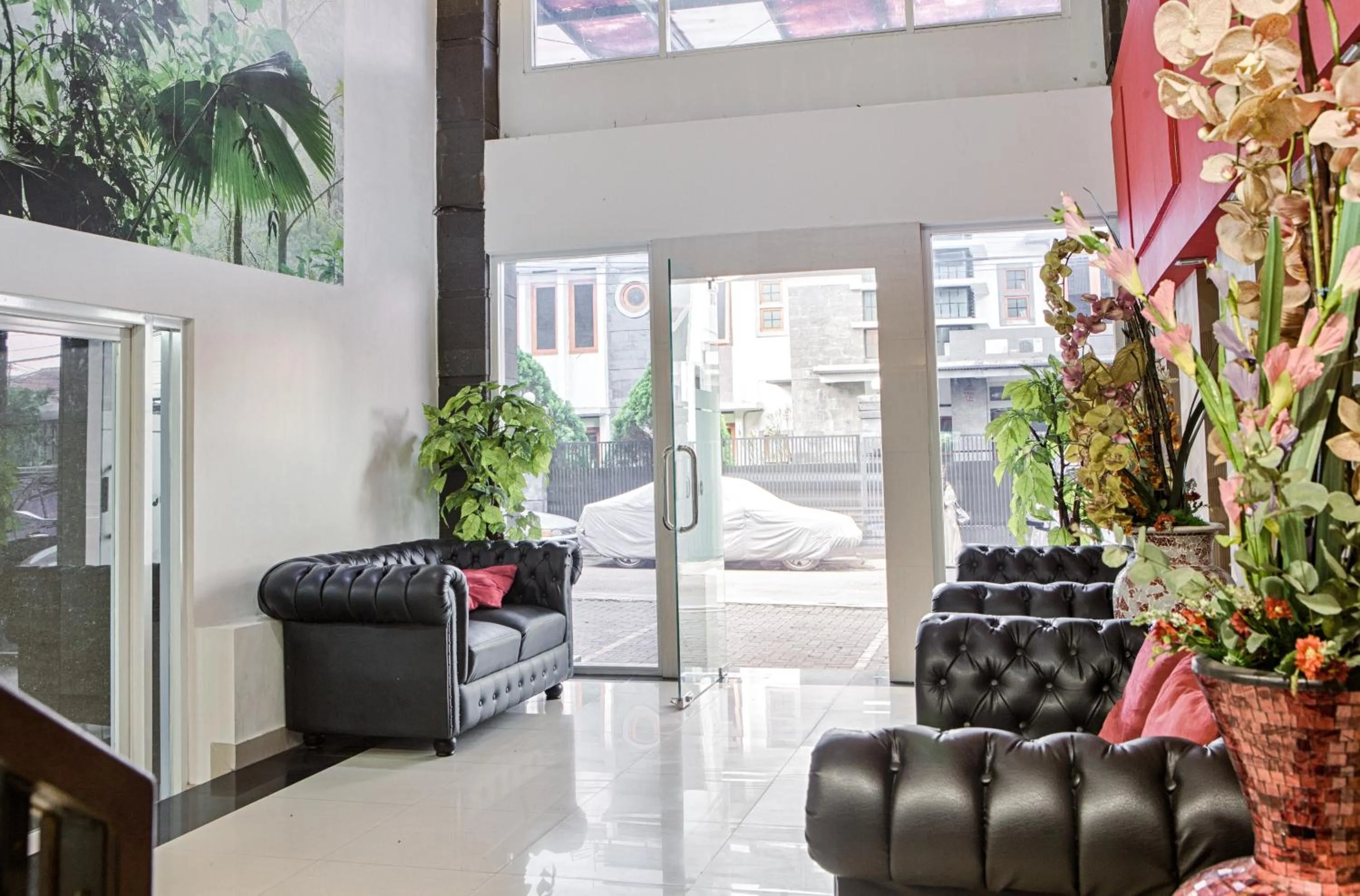 Lobby or reception in RedDoorz near Gedung Sate 2