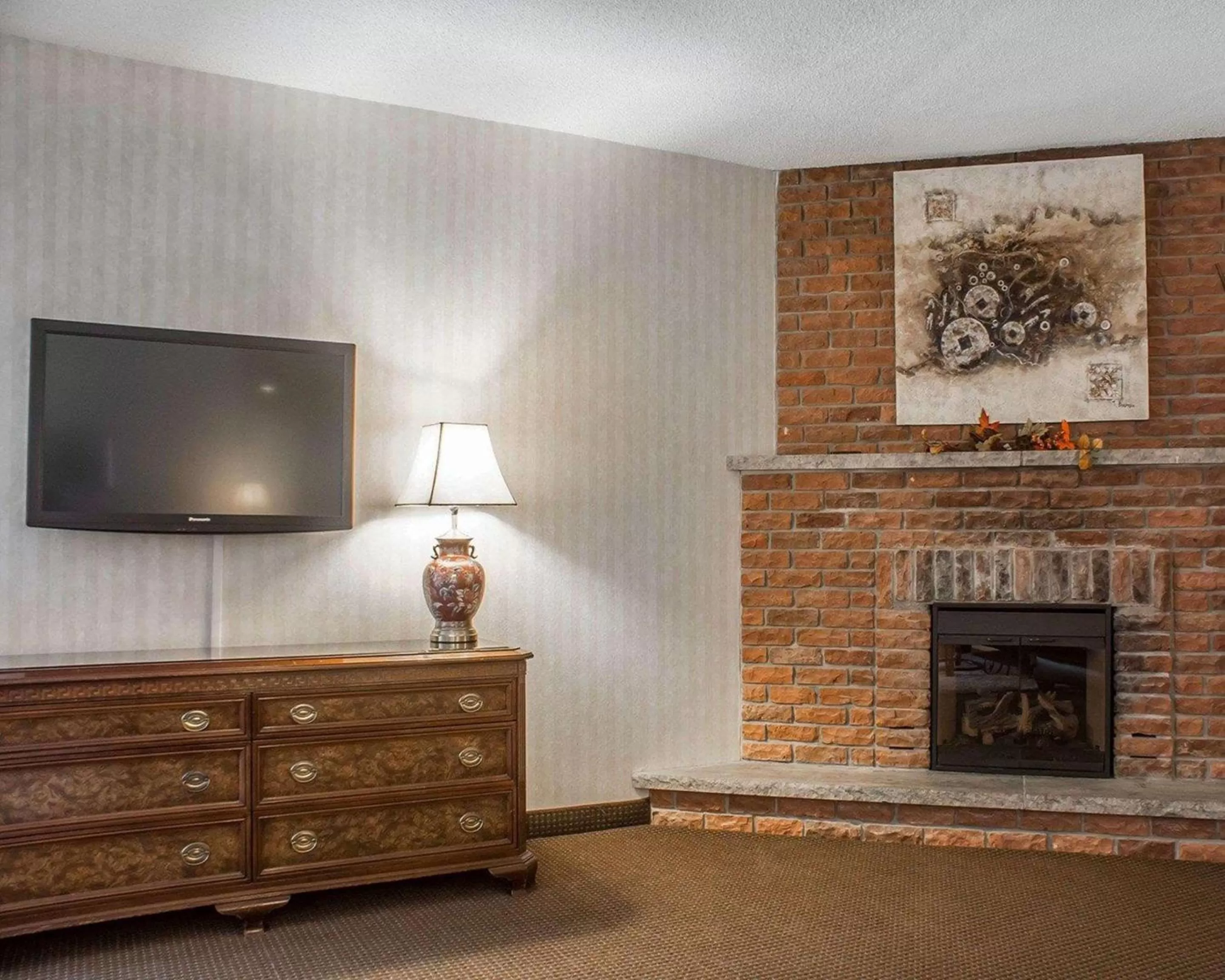 Photo of the whole room in Quality Hotel & Suites Woodstock