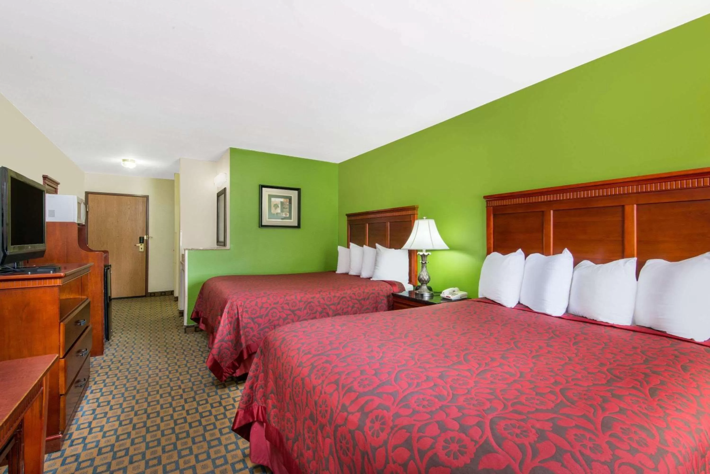 Photo of the whole room, Bed in Days Inn & Suites by Wyndham Wichita