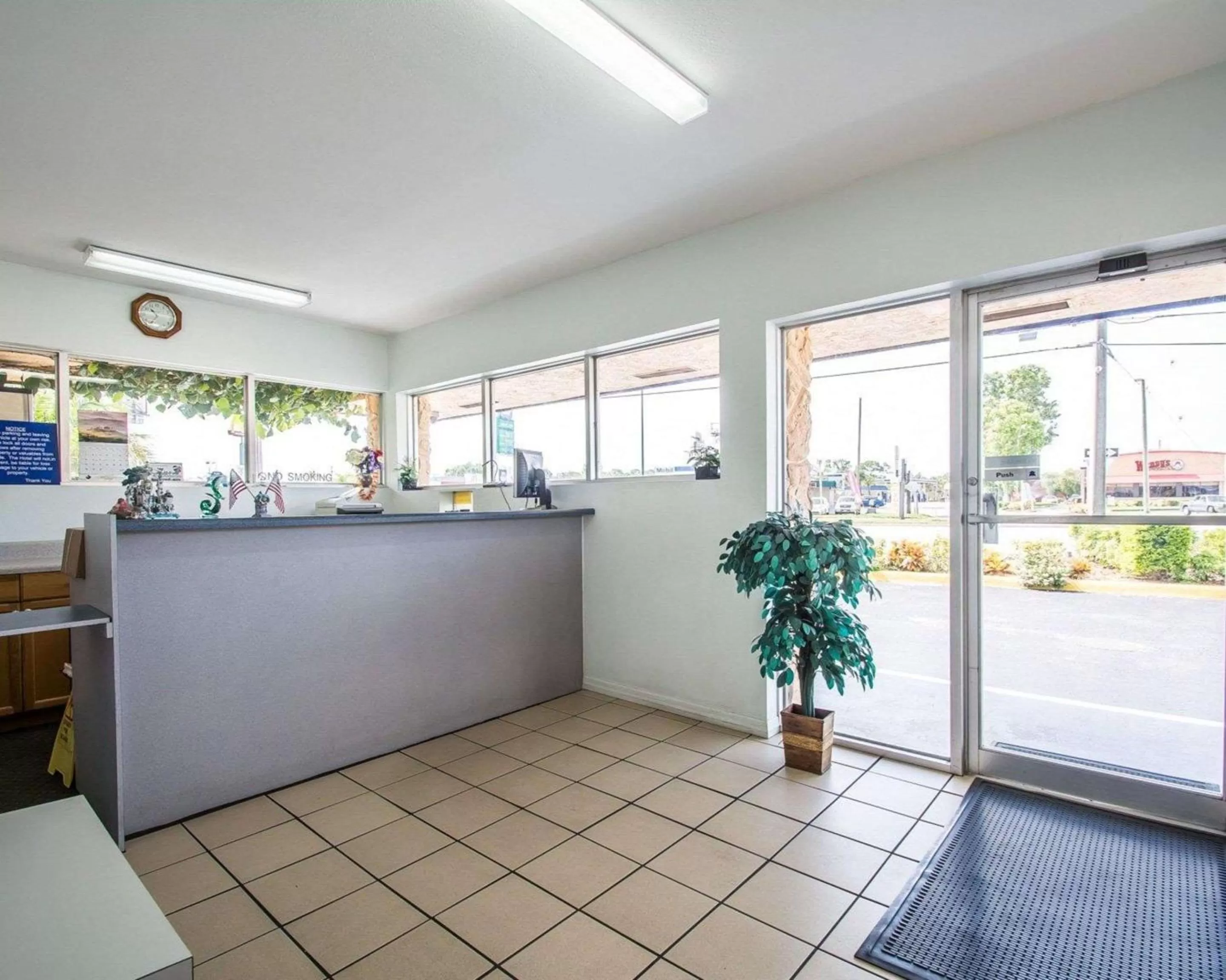 Lobby or reception in Rodeway Inn Fort Pierce I-95