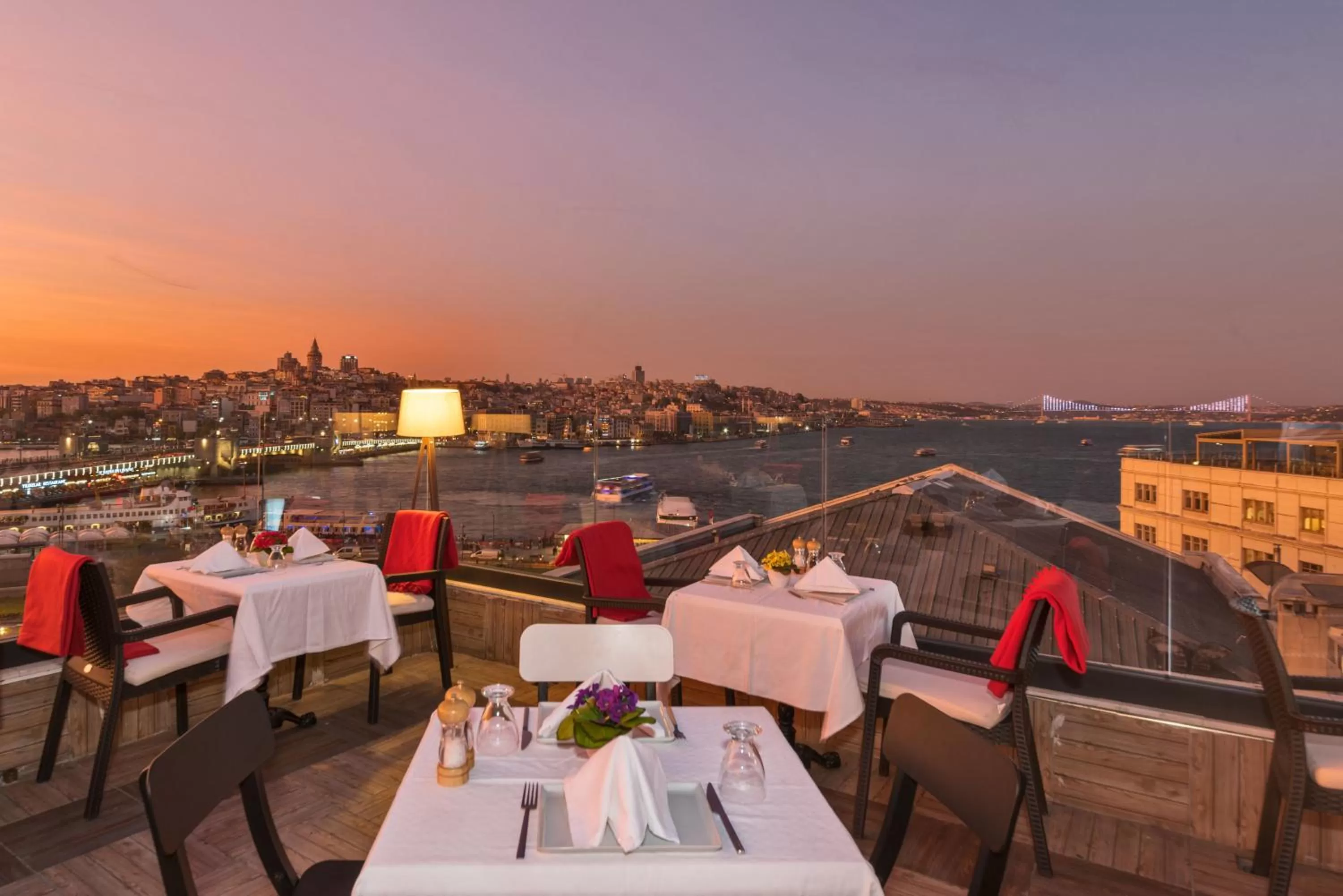 Restaurant/places to eat in Alpek Hotel