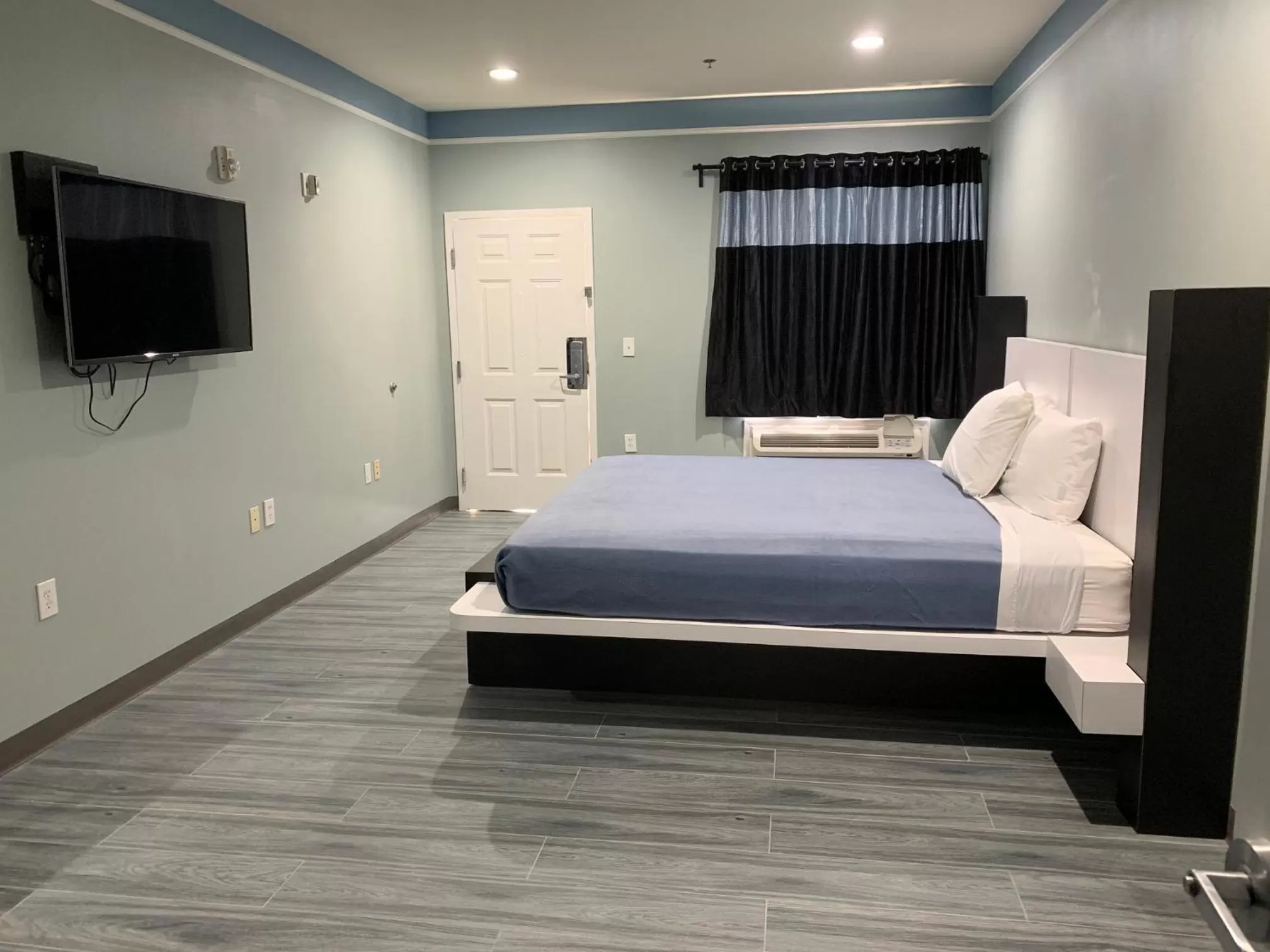 Bed in Crystal Suites