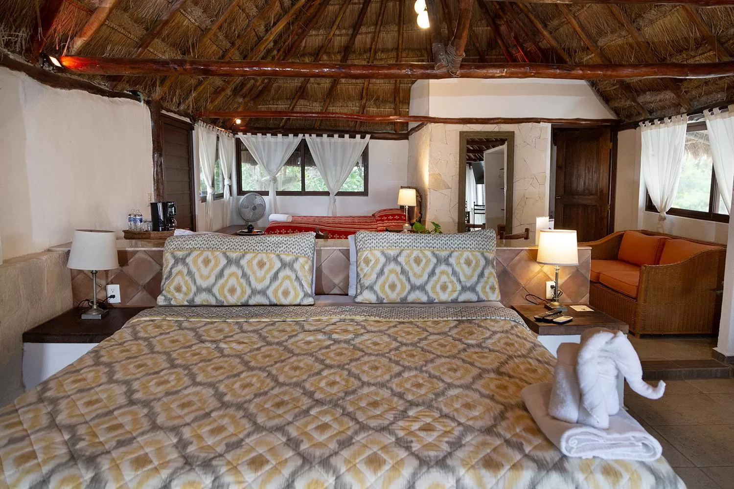 Bed in Hotel Amar Inn