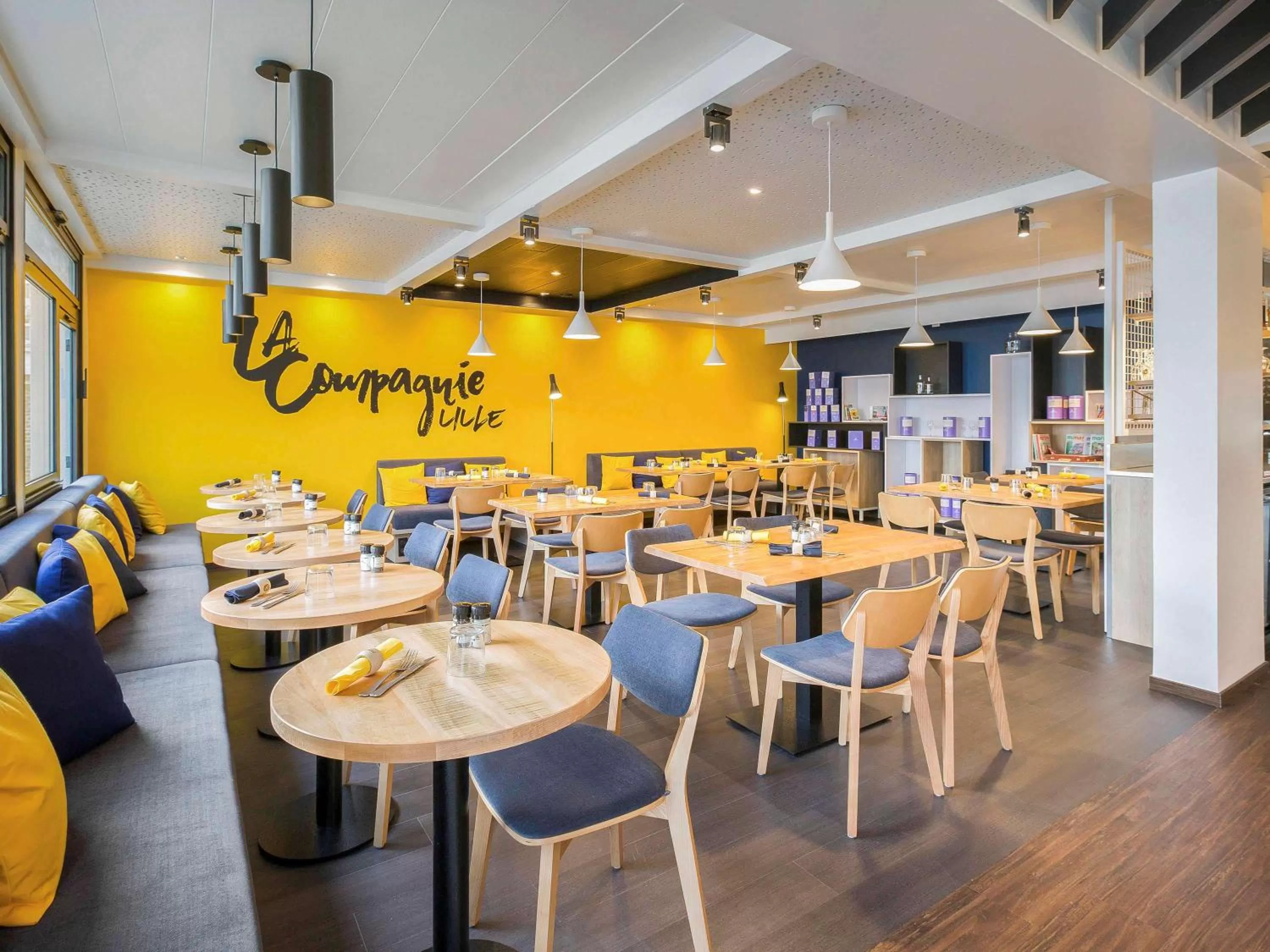 Restaurant/places to eat in ibis Lille Lomme Centre