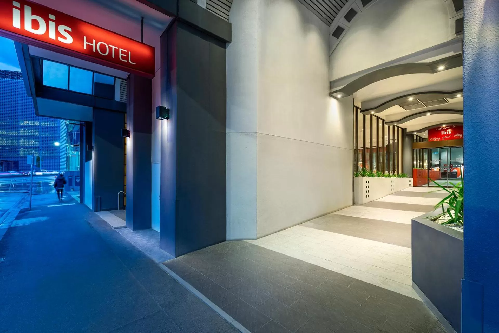 Facade/entrance in ibis Melbourne Hotel and Apartments