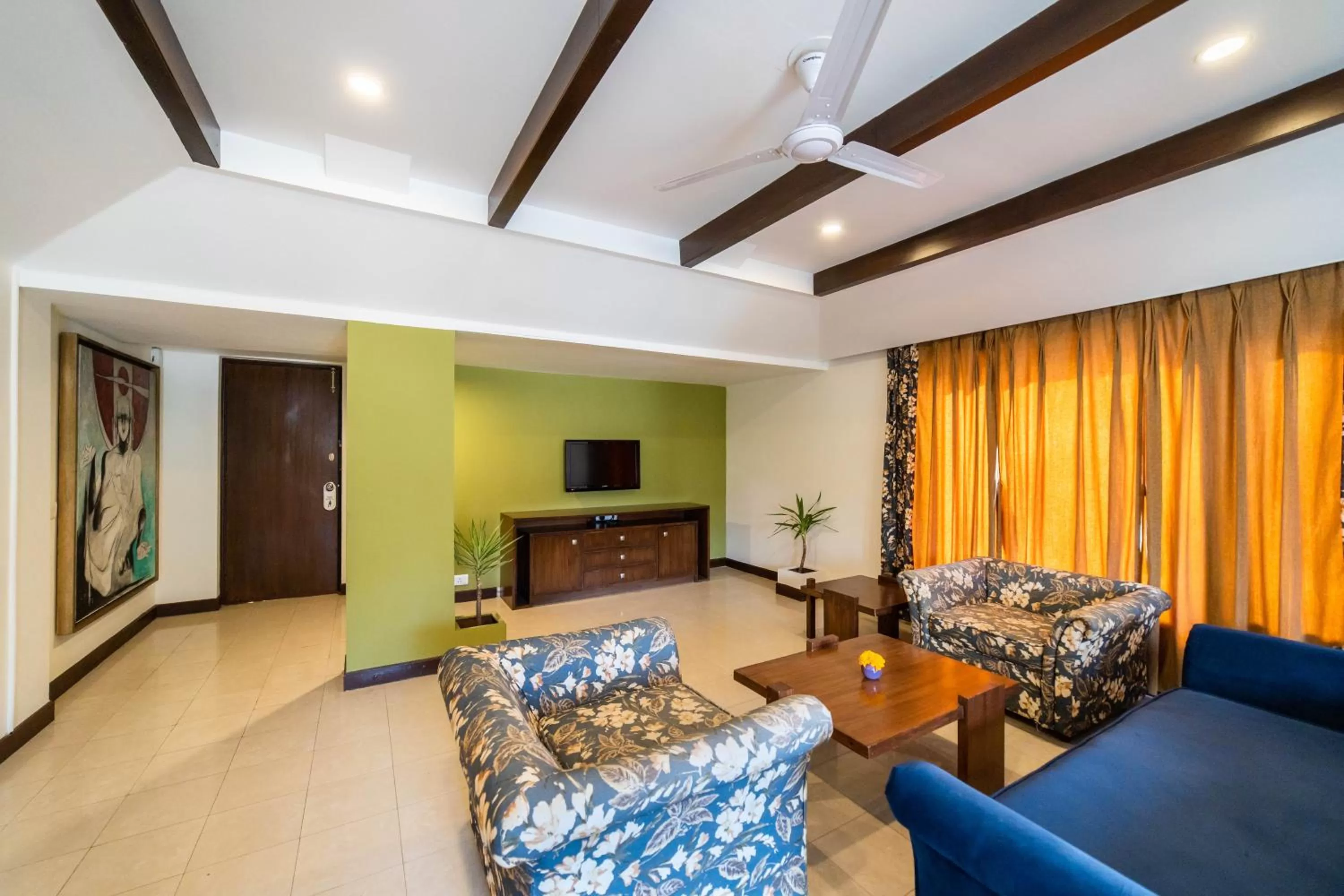 Living room in Country Inn Nature Resort Bhimtal