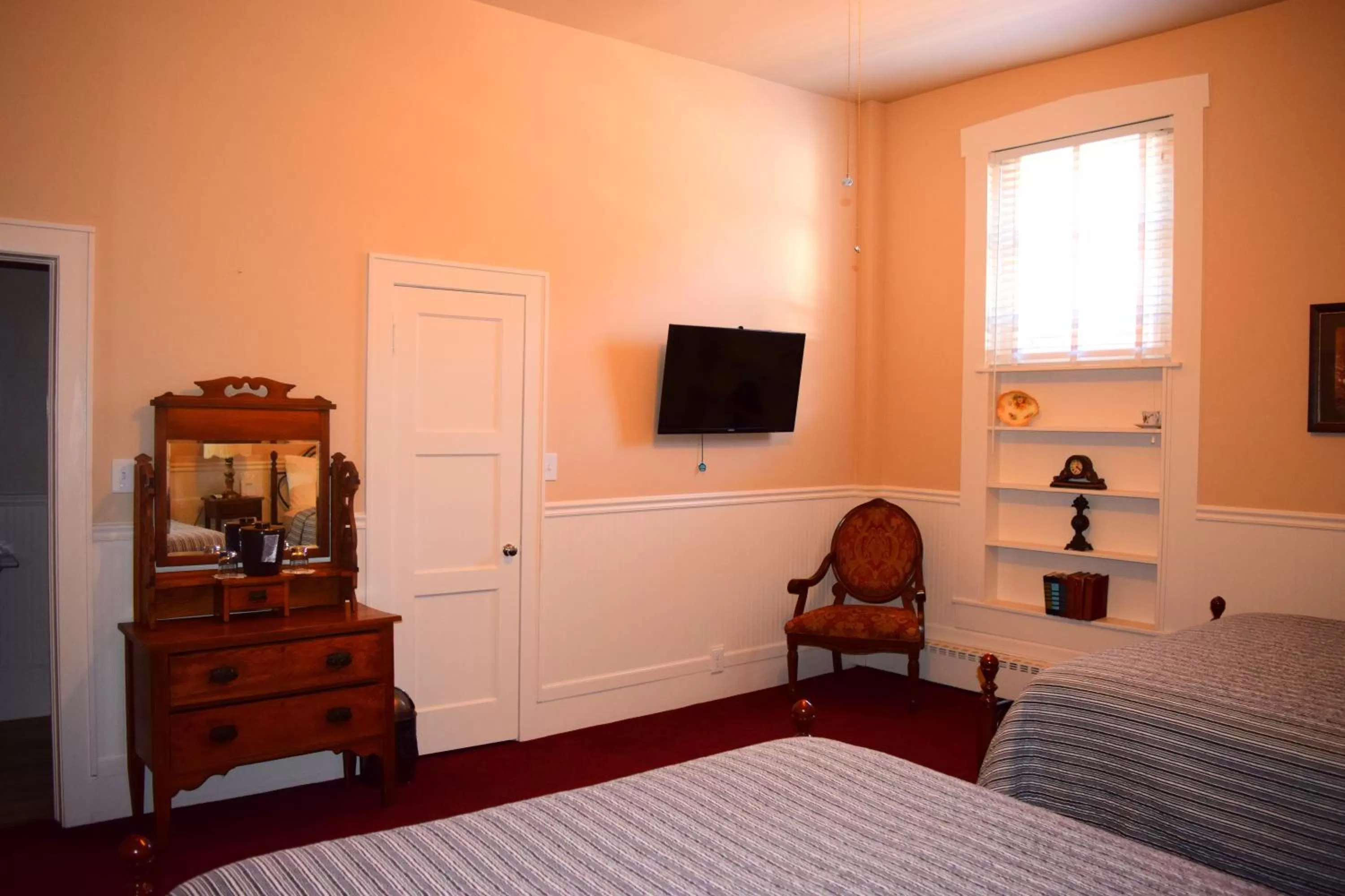 Bed in Grand Imperial Hotel