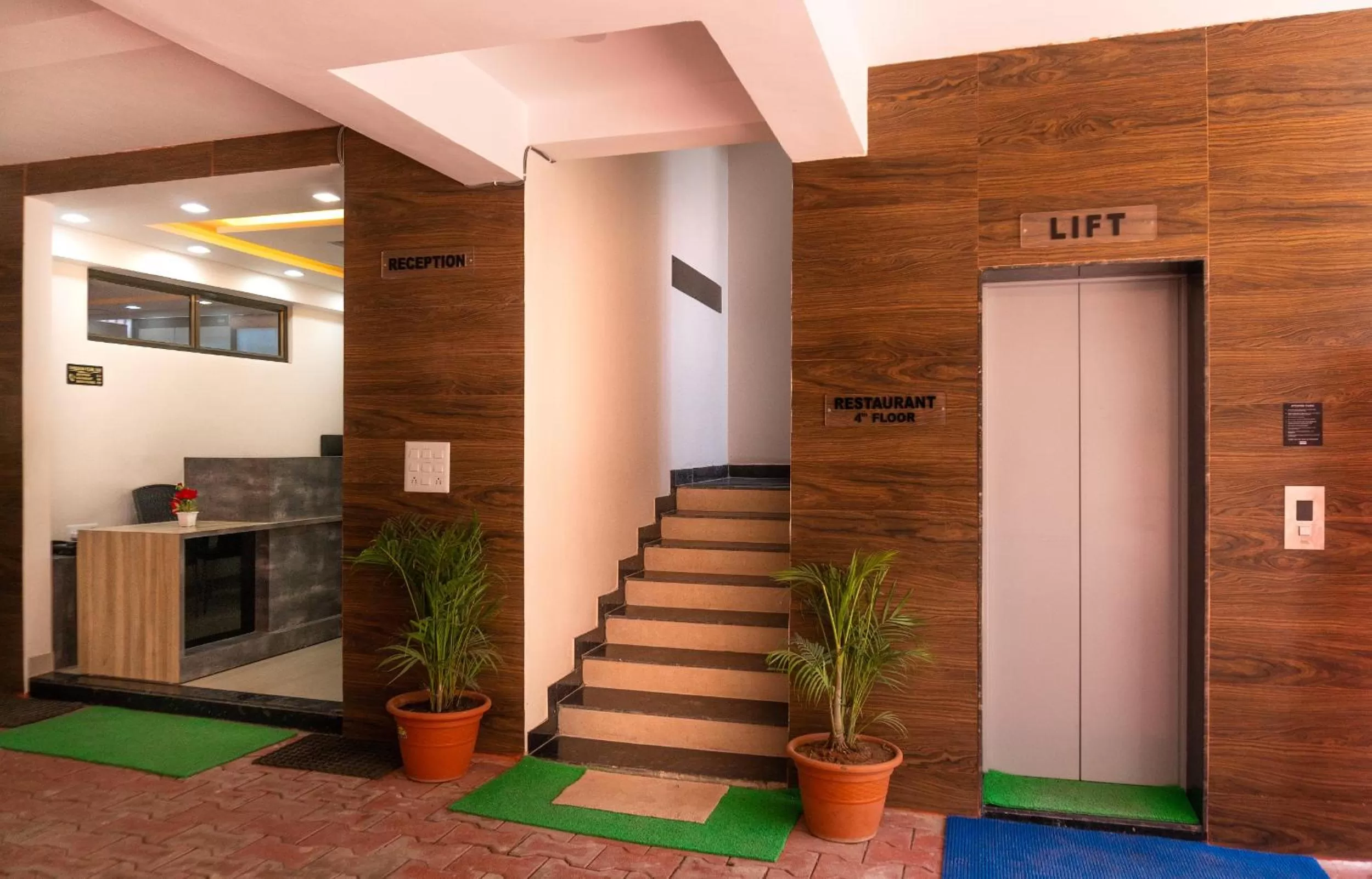 Facade/entrance in Sukoon Pearl inn