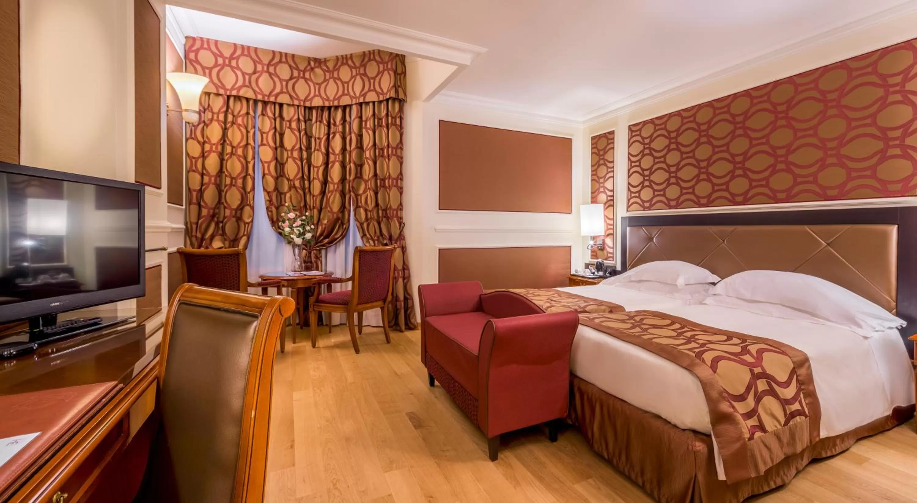 Bedroom, Bed in Grand Visconti Palace