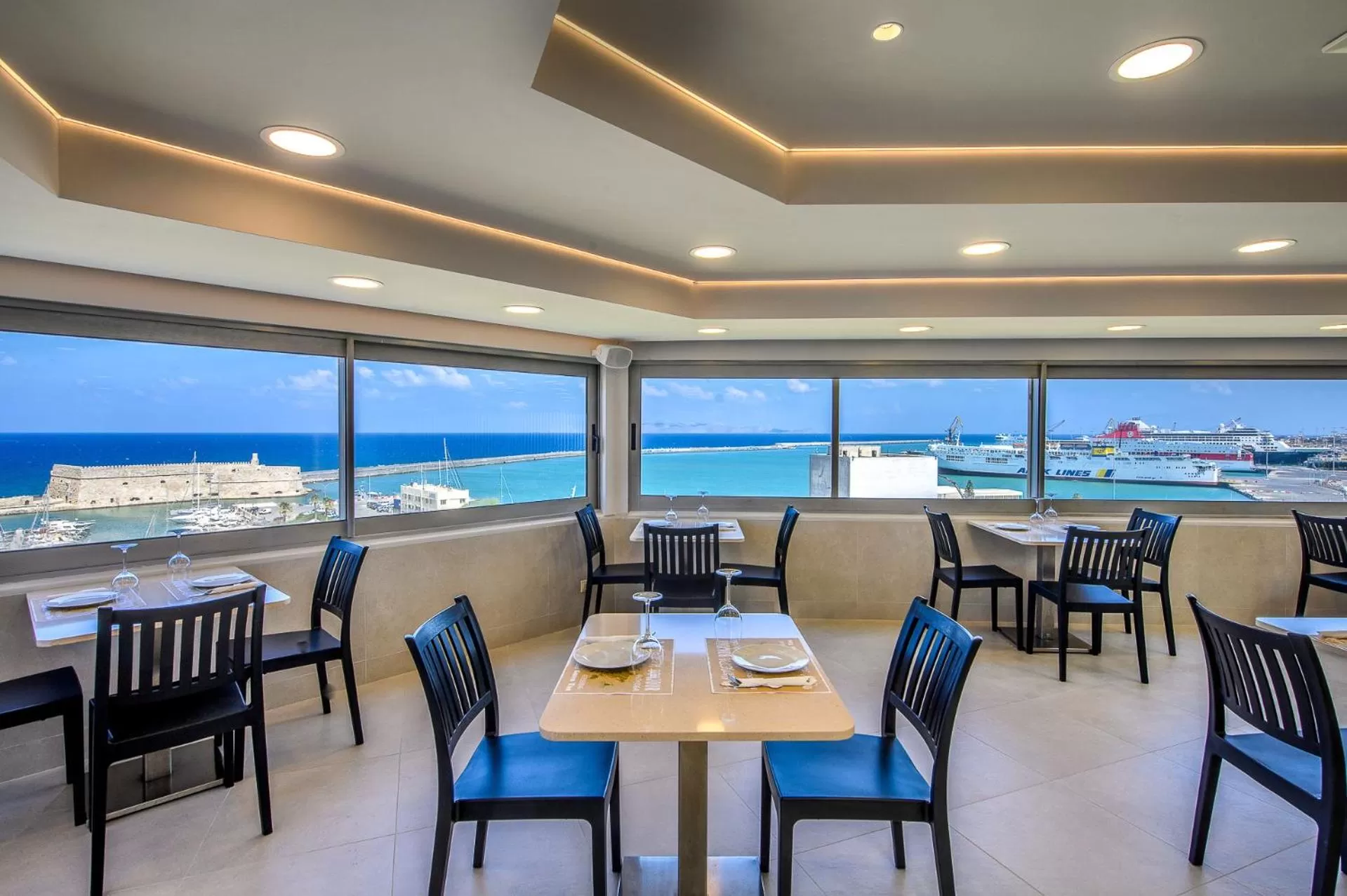 Restaurant/places to eat in Marin Hotel