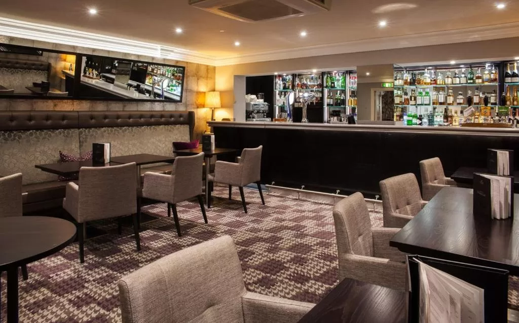 Restaurant/places to eat in Trout Hotel