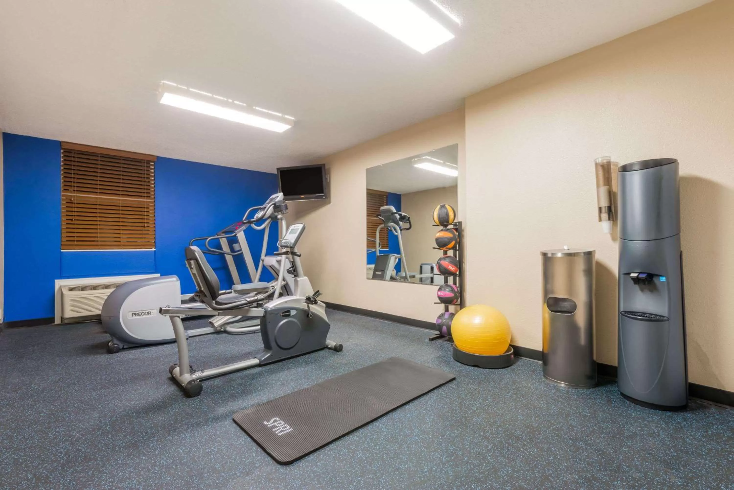Fitness centre/facilities in Days Inn by Wyndham Gillette