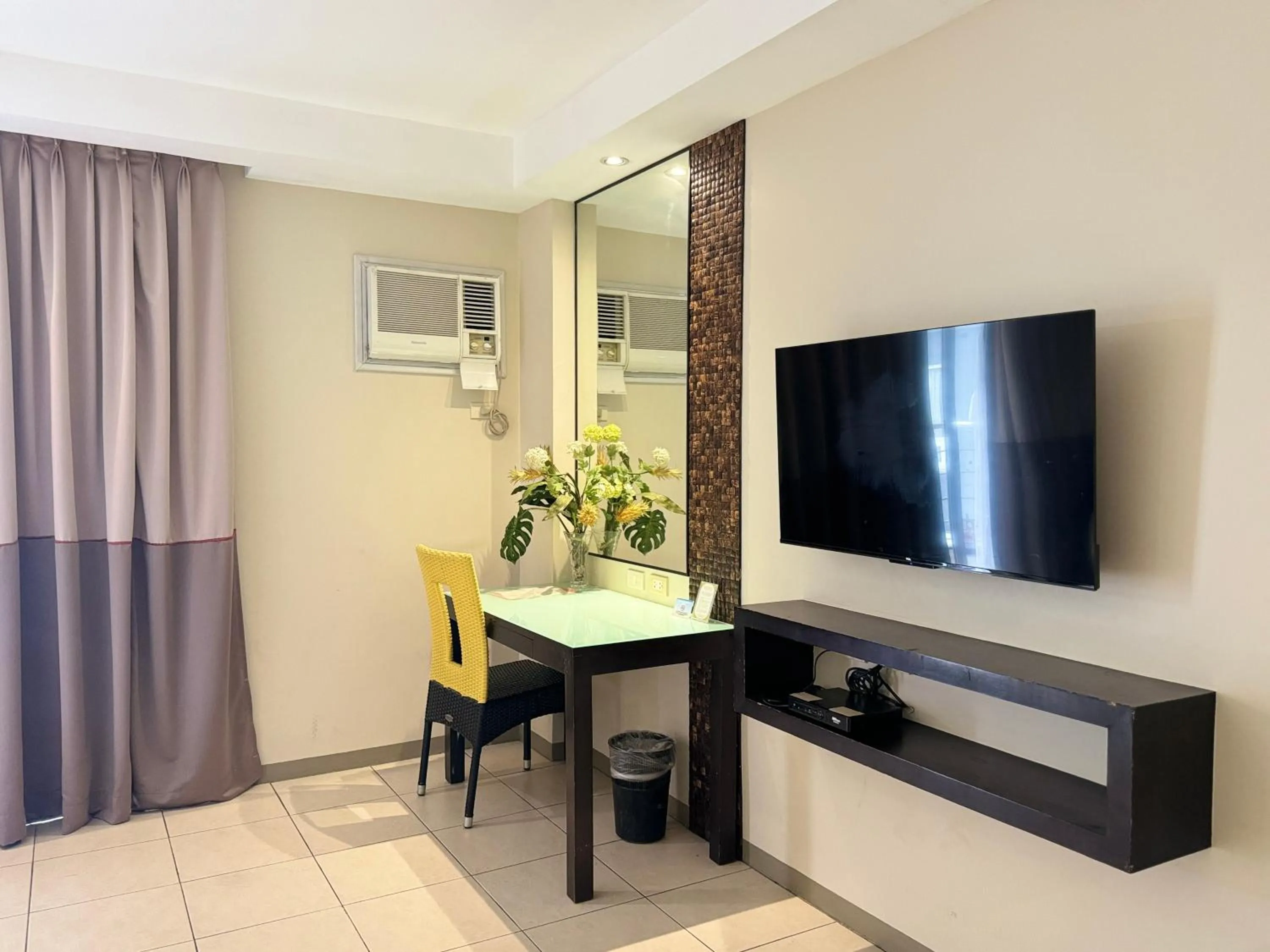 TV and multimedia in Circle Inn - Iloilo City Center