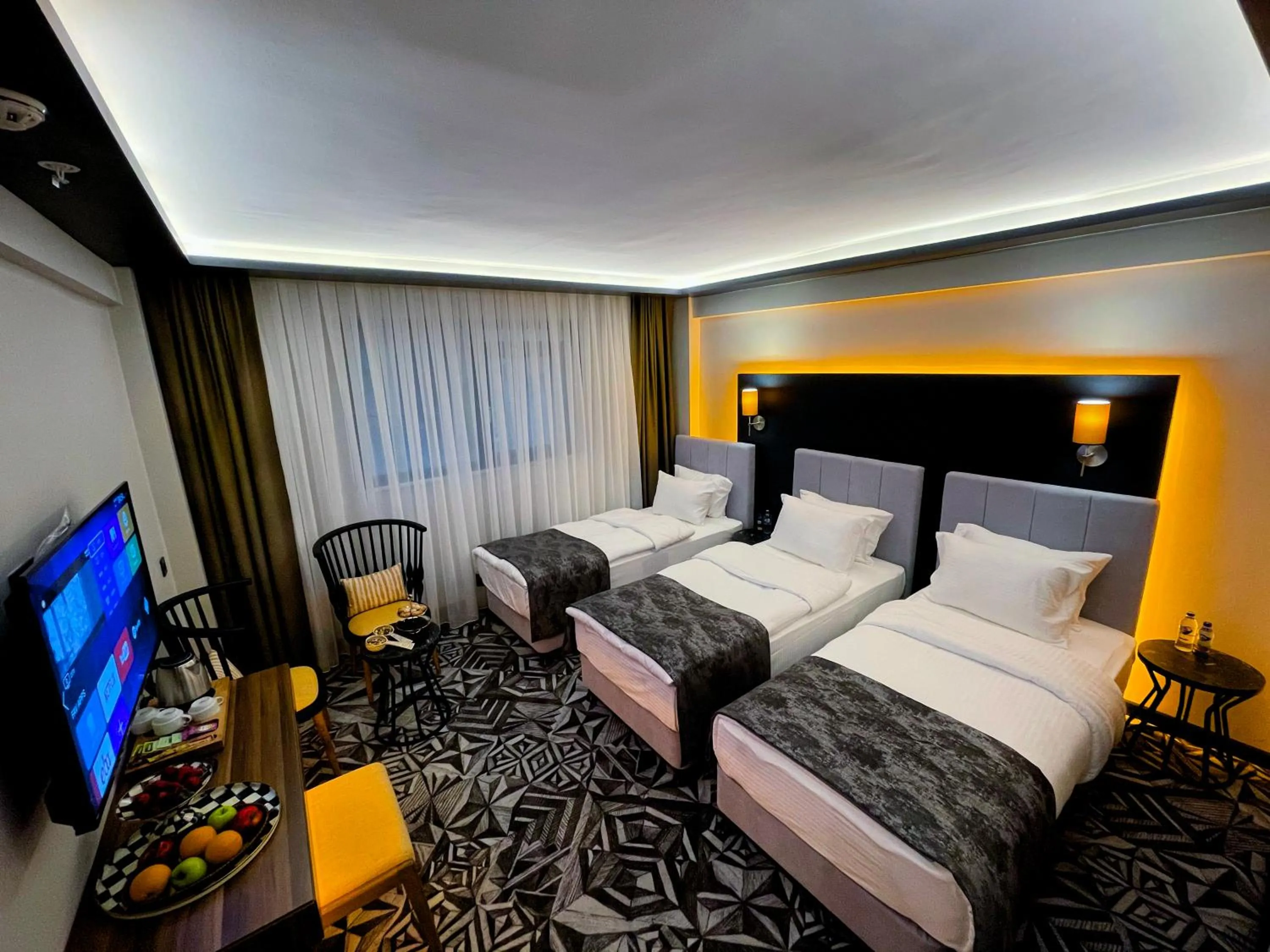 Bedroom, Bed in Weingart Istanbul