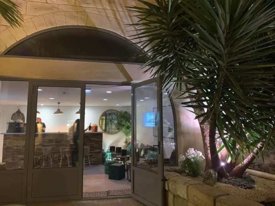 Lounge or bar in Hôtel O’Banel