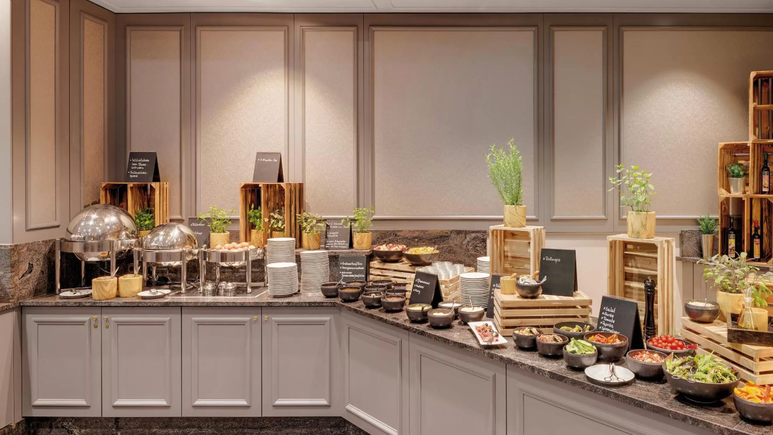 Restaurant/places to eat in Bilderberg Bellevue Hotel Dresden