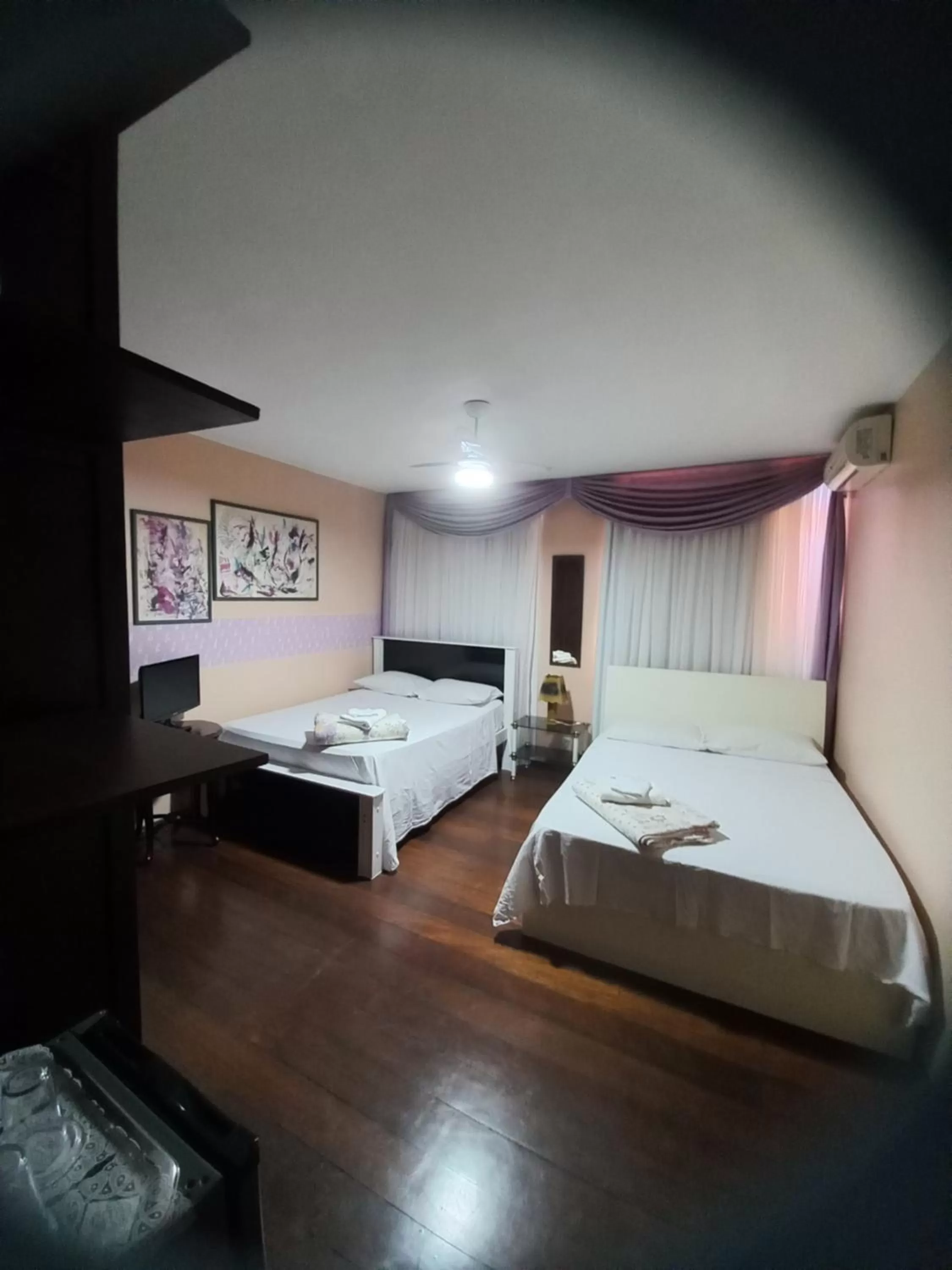 Property building, Bed in KzaZendf Cama e Cafe Asa Sul