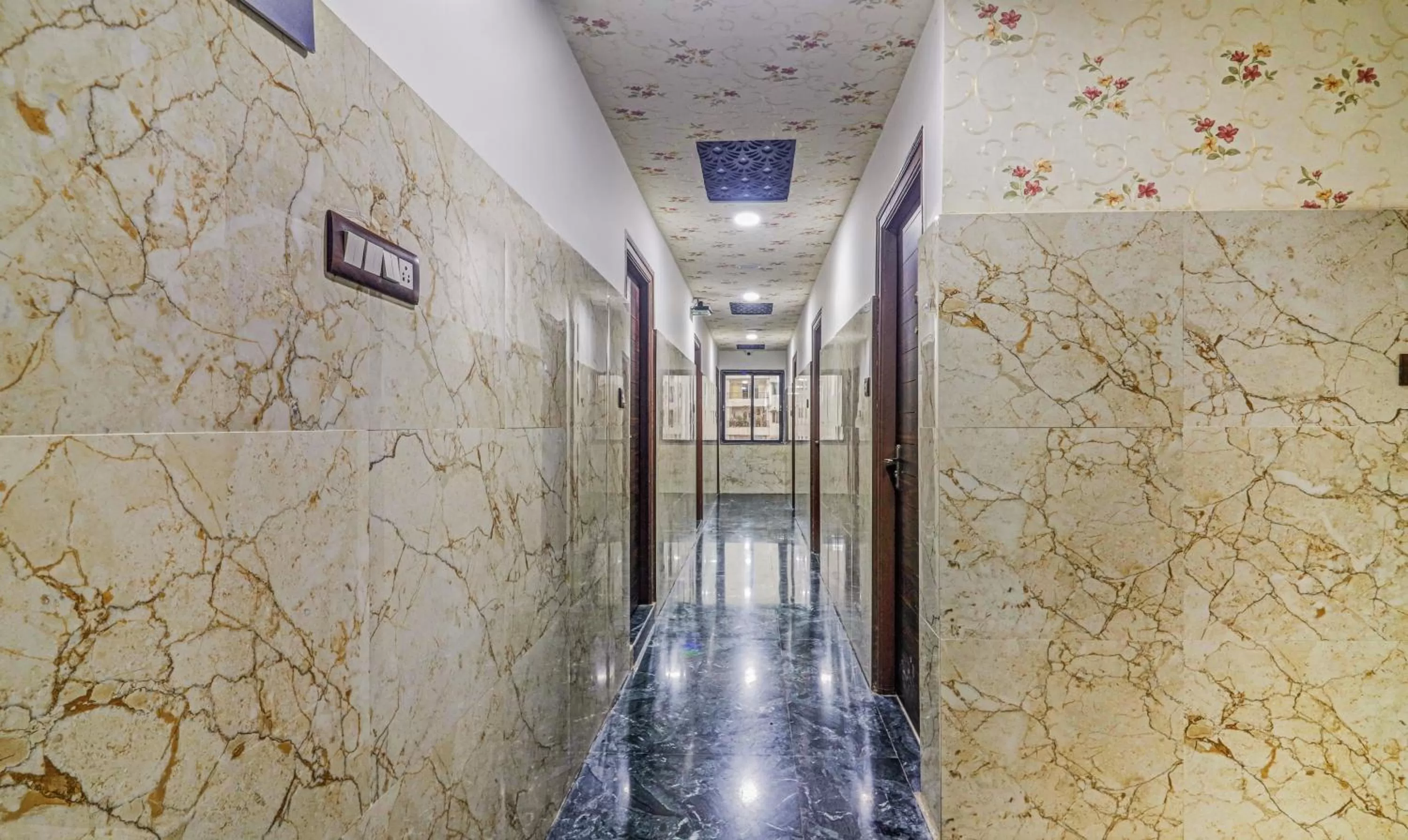 Lobby or reception in Itsy Hotels J A Royal Suites Manikonda