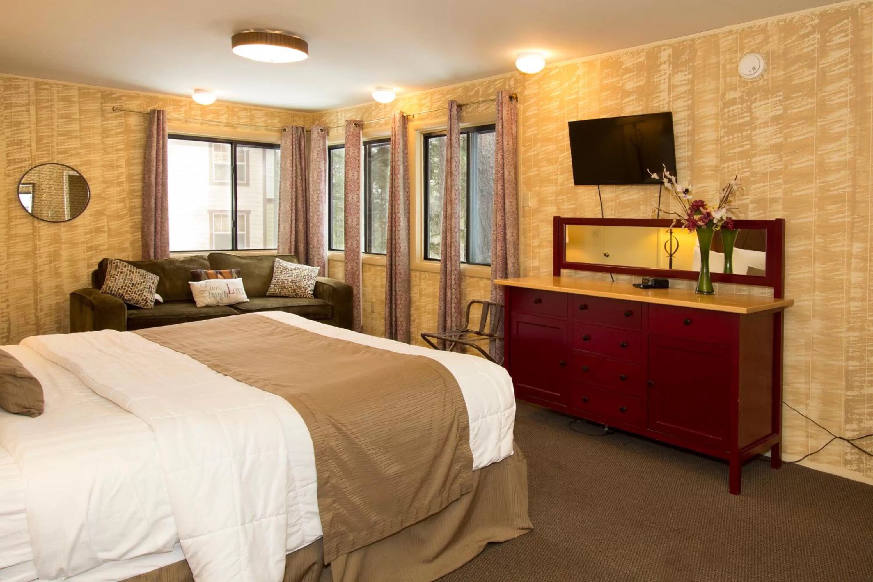 TV/Entertainment Center in Holiday Haus