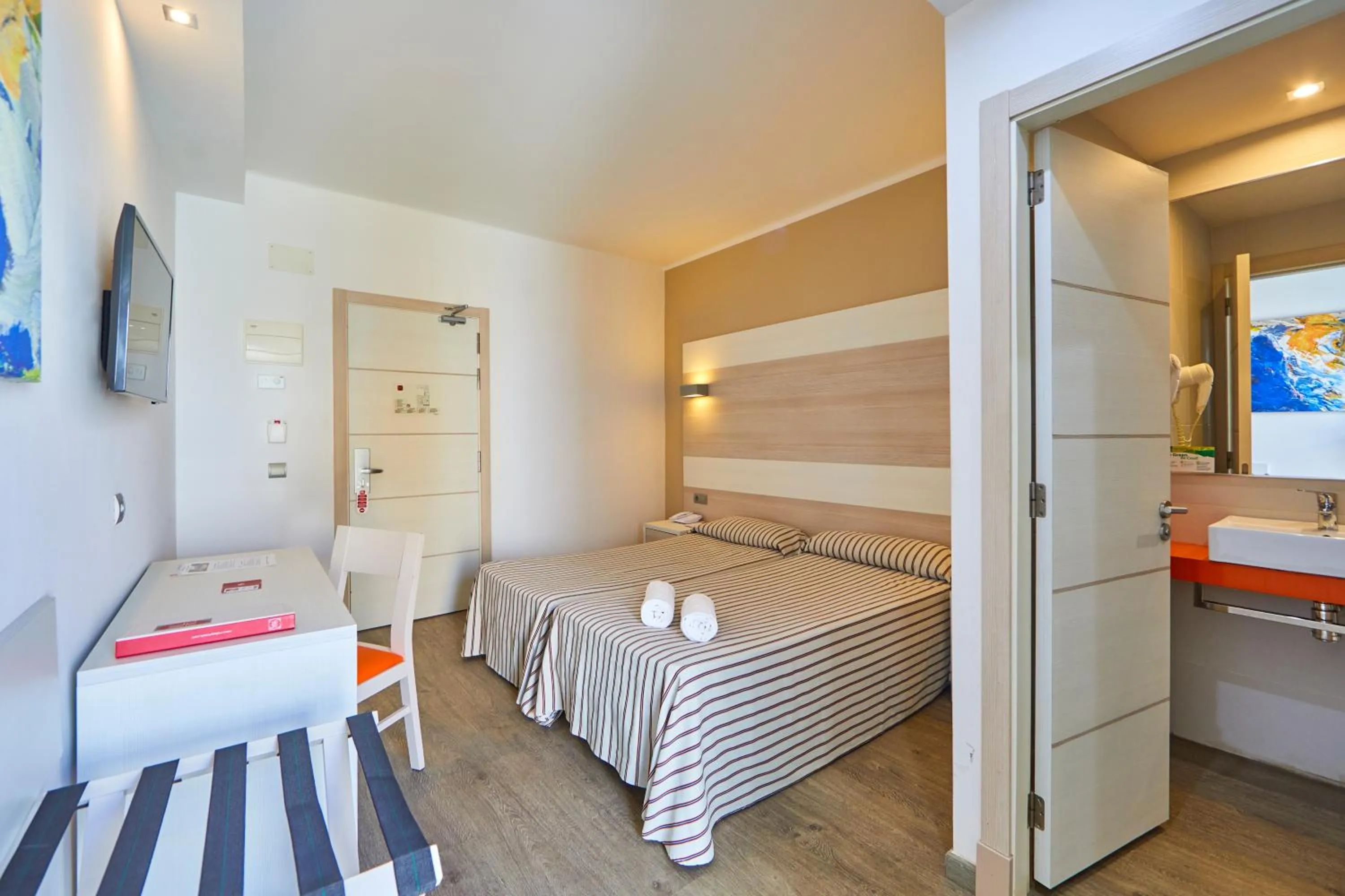 Photo of the whole room in MLL Palma Bay Club Resort