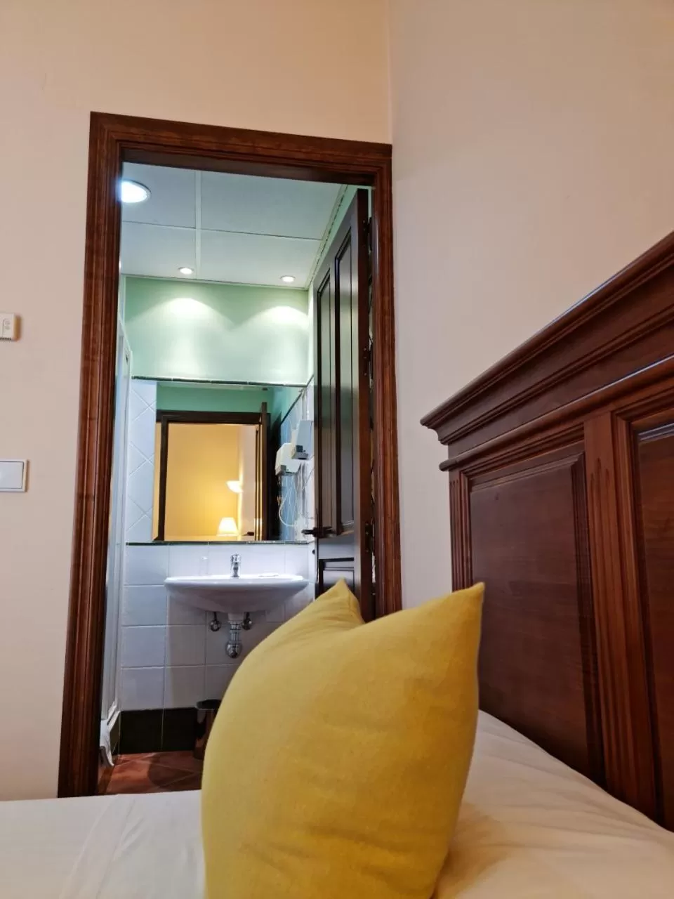 Seating area, Bed in Hotel Plateros