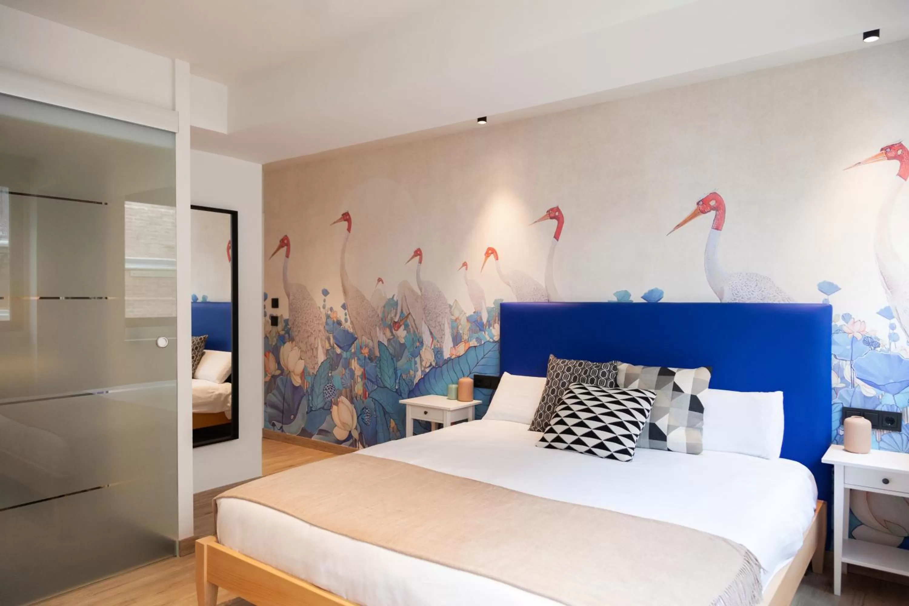 Photo of the whole room, Bed in Welldone Sierpes Boutique