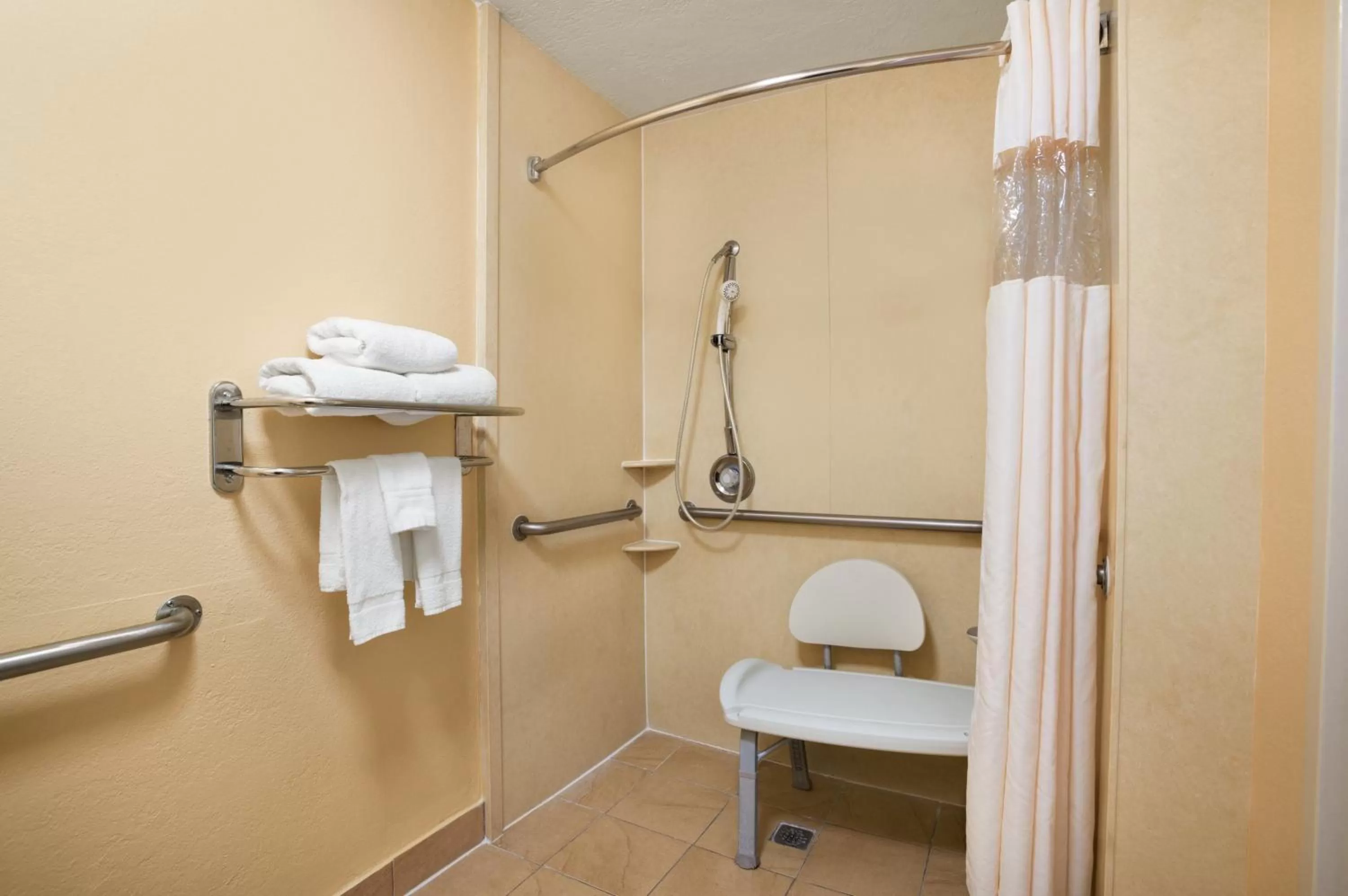 Shower in Days Inn by Wyndham Jacksonville Airport