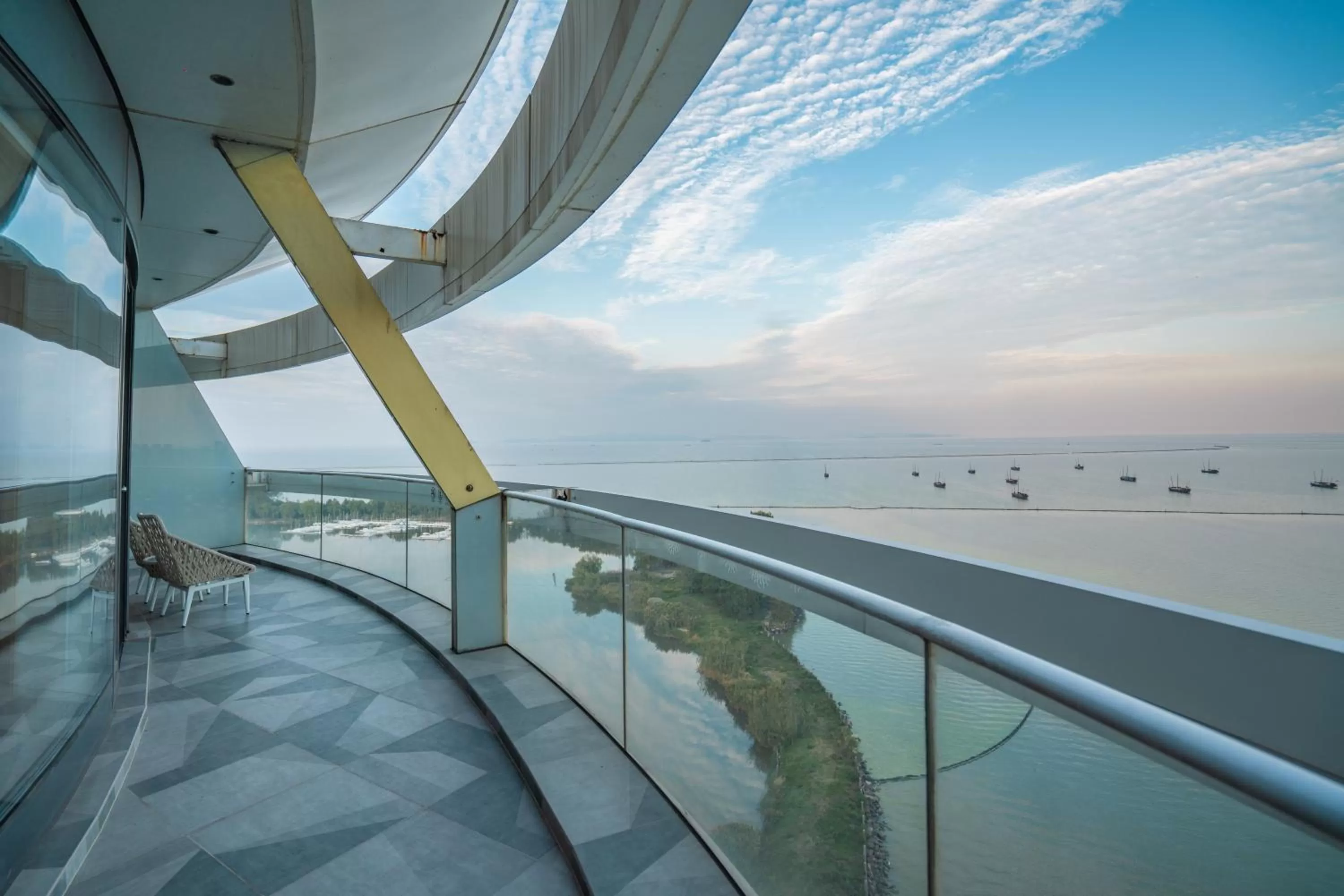 Balcony/Terrace in Sheraton Huzhou Taihu Lake Hot Spring Resort & Spa