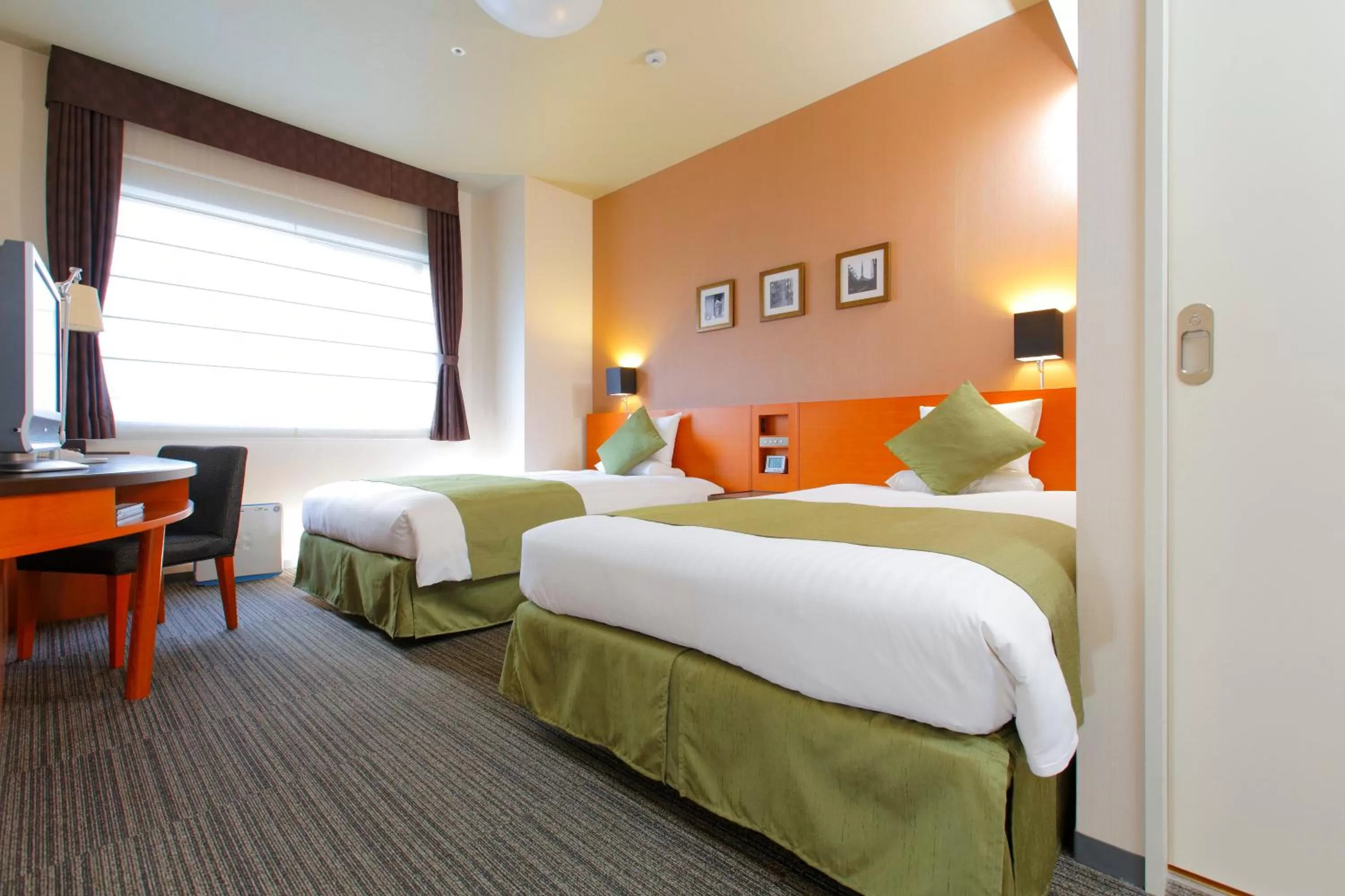 Universal Twin Room - Non-Smoking in HOTEL MYSTAYS Kyoto Shijo