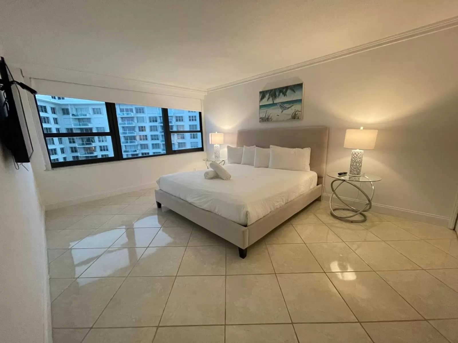 Bedroom, Bed in The Alexander Beach Residences