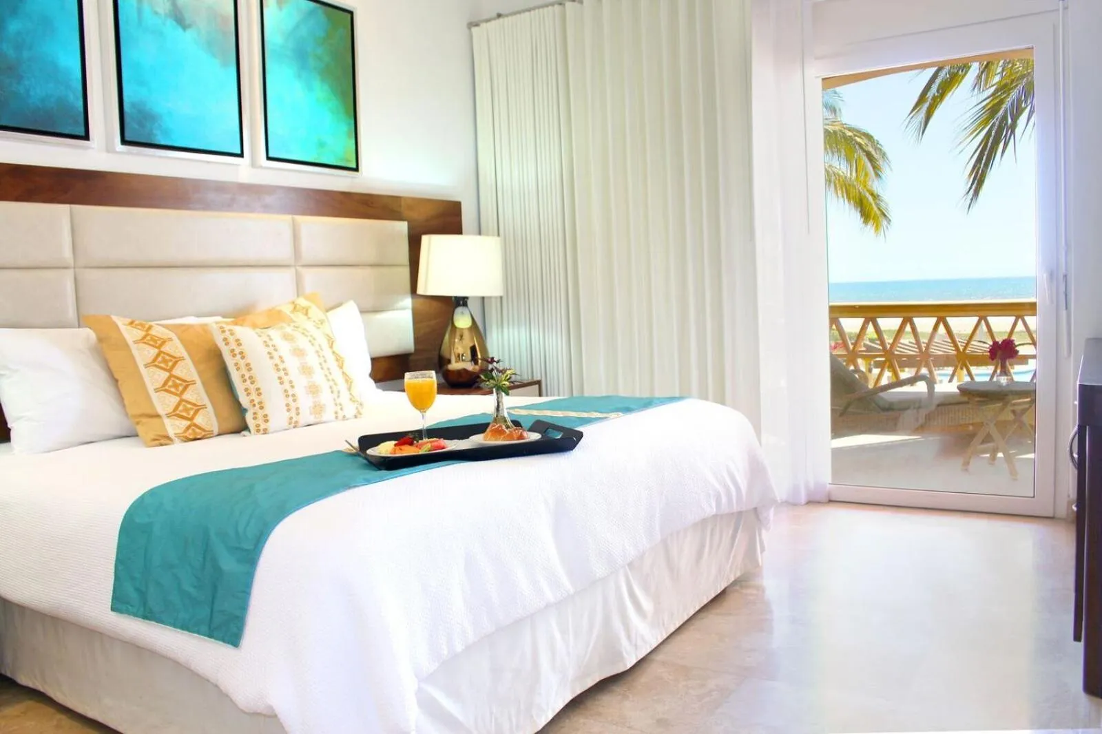 Bed in Las Villas Hotel & Golf By Estrella del Mar
