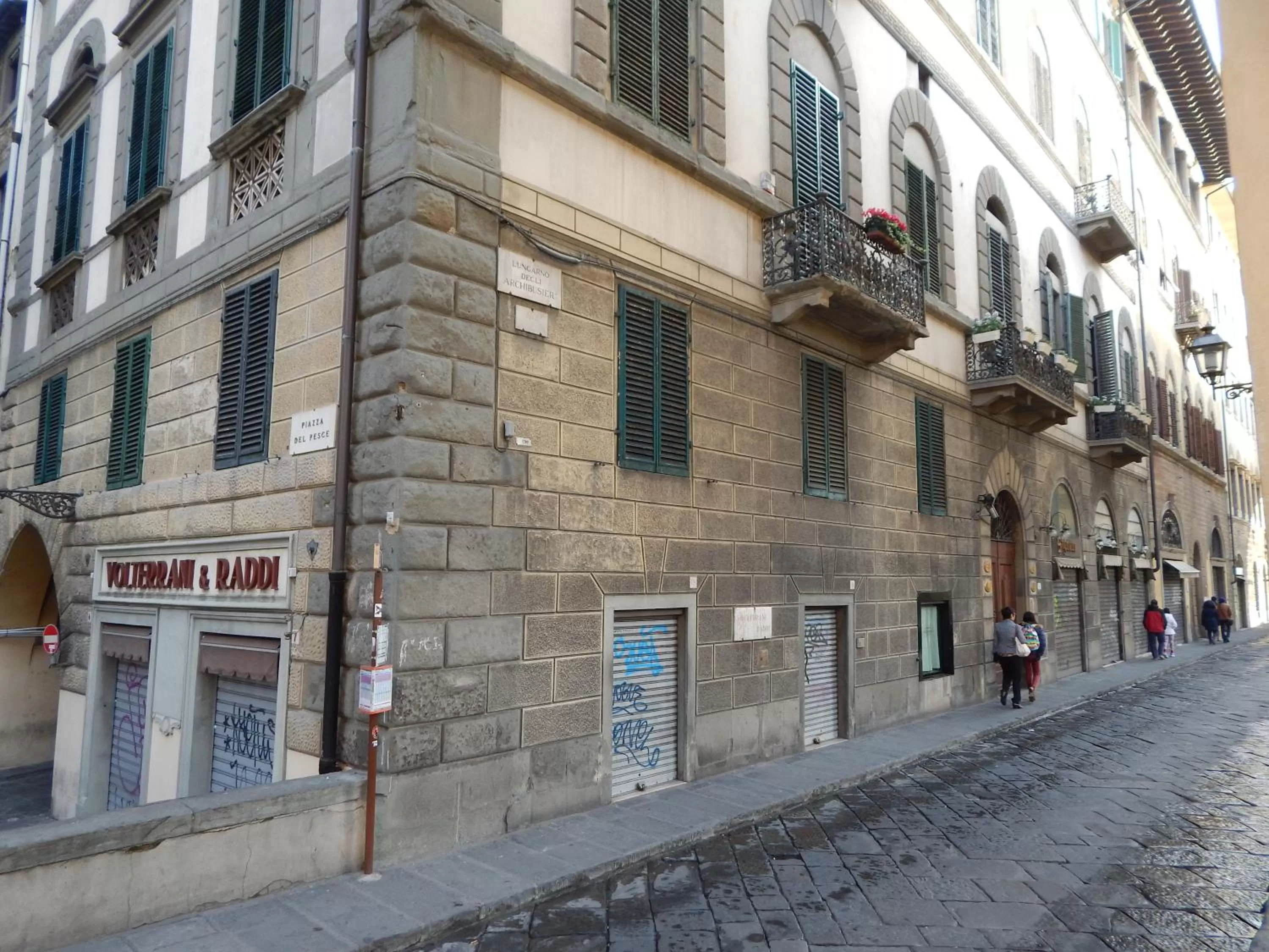 Property building in Pontevecchio Relais