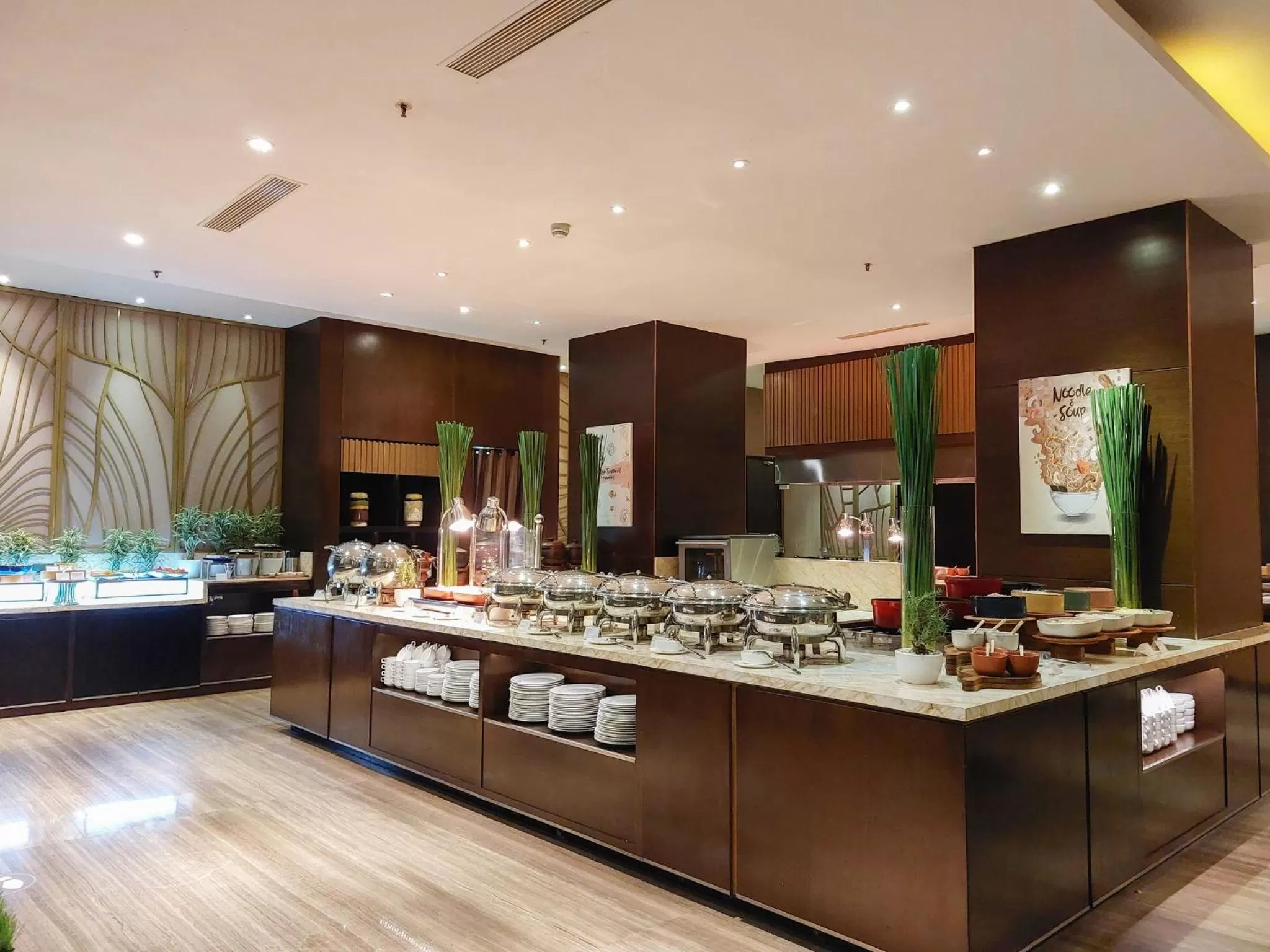 Restaurant/places to eat in InterContinental Bandung Dago Pakar by IHG