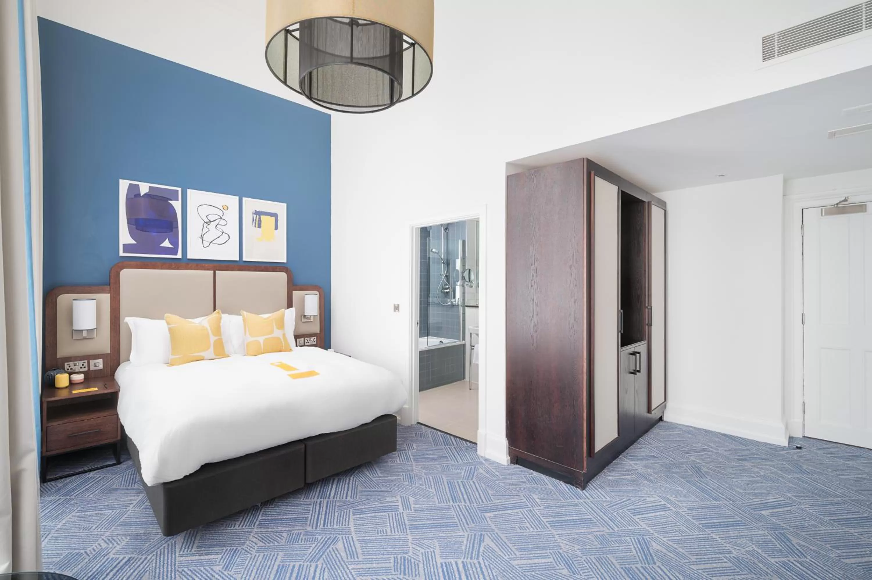 Bed in voco Grand Central Glasgow by IHG