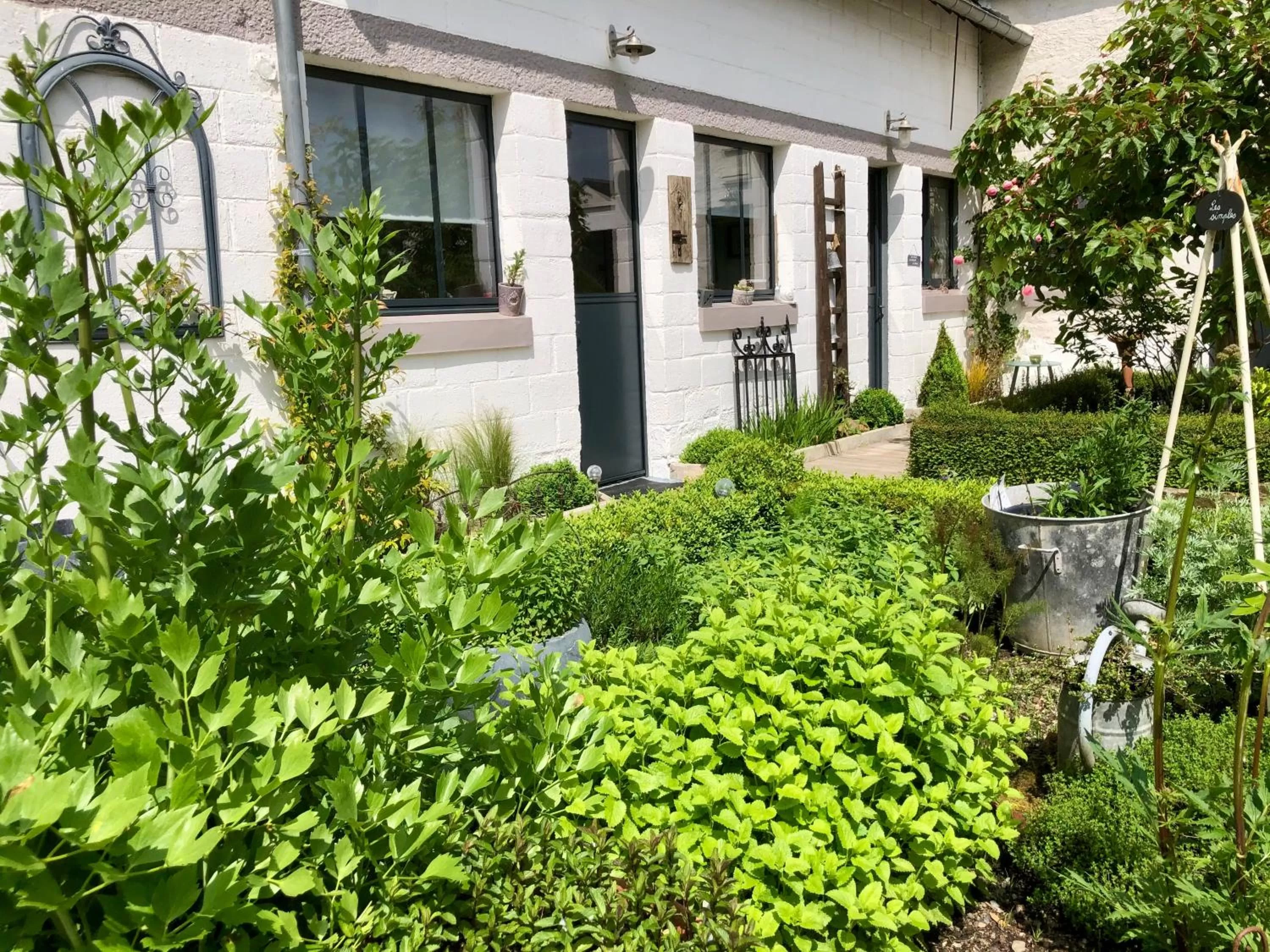 Property building in Le Grenier du Jardin