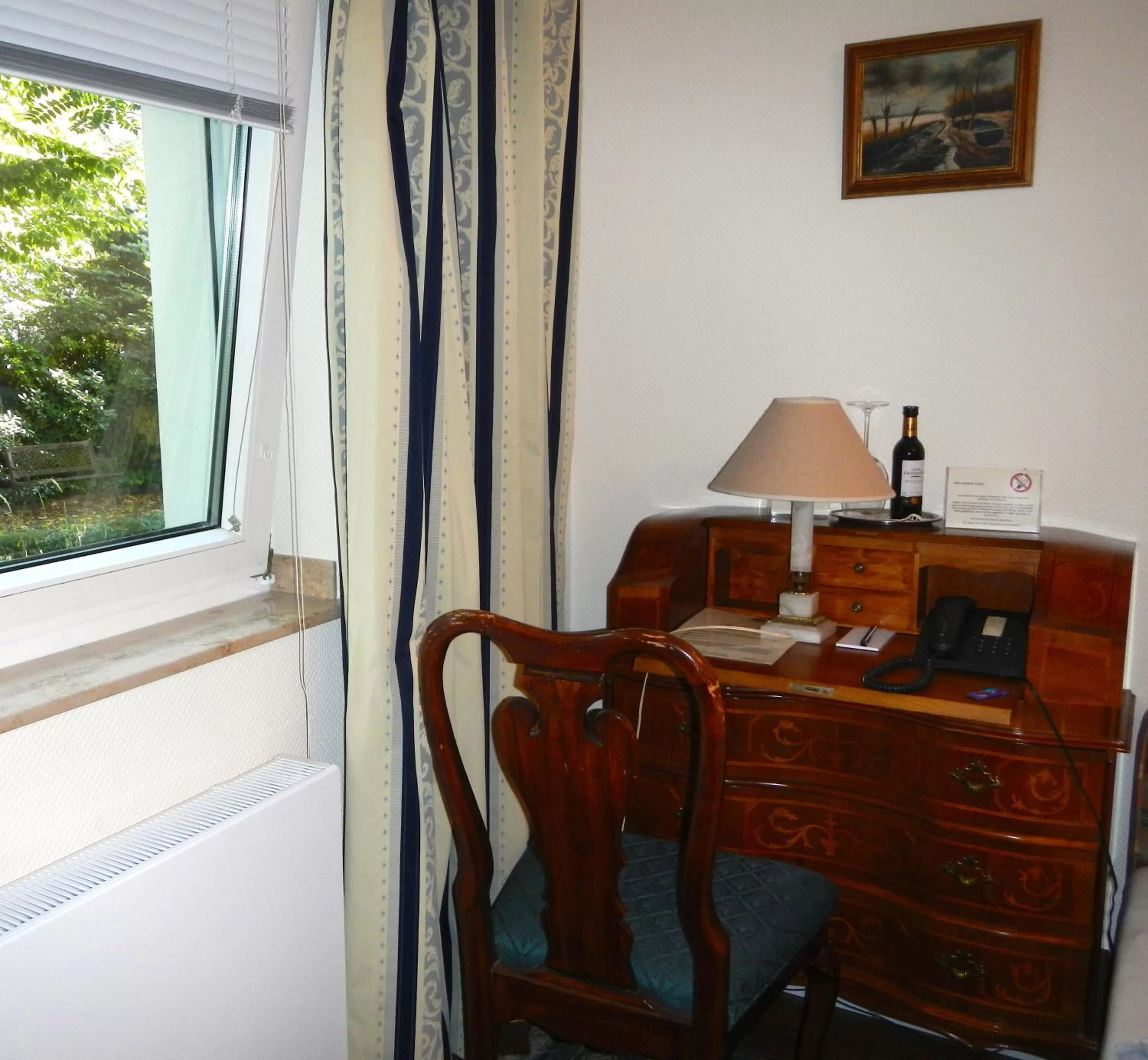 Photo of the whole room in Hotel Villa Meererbusch